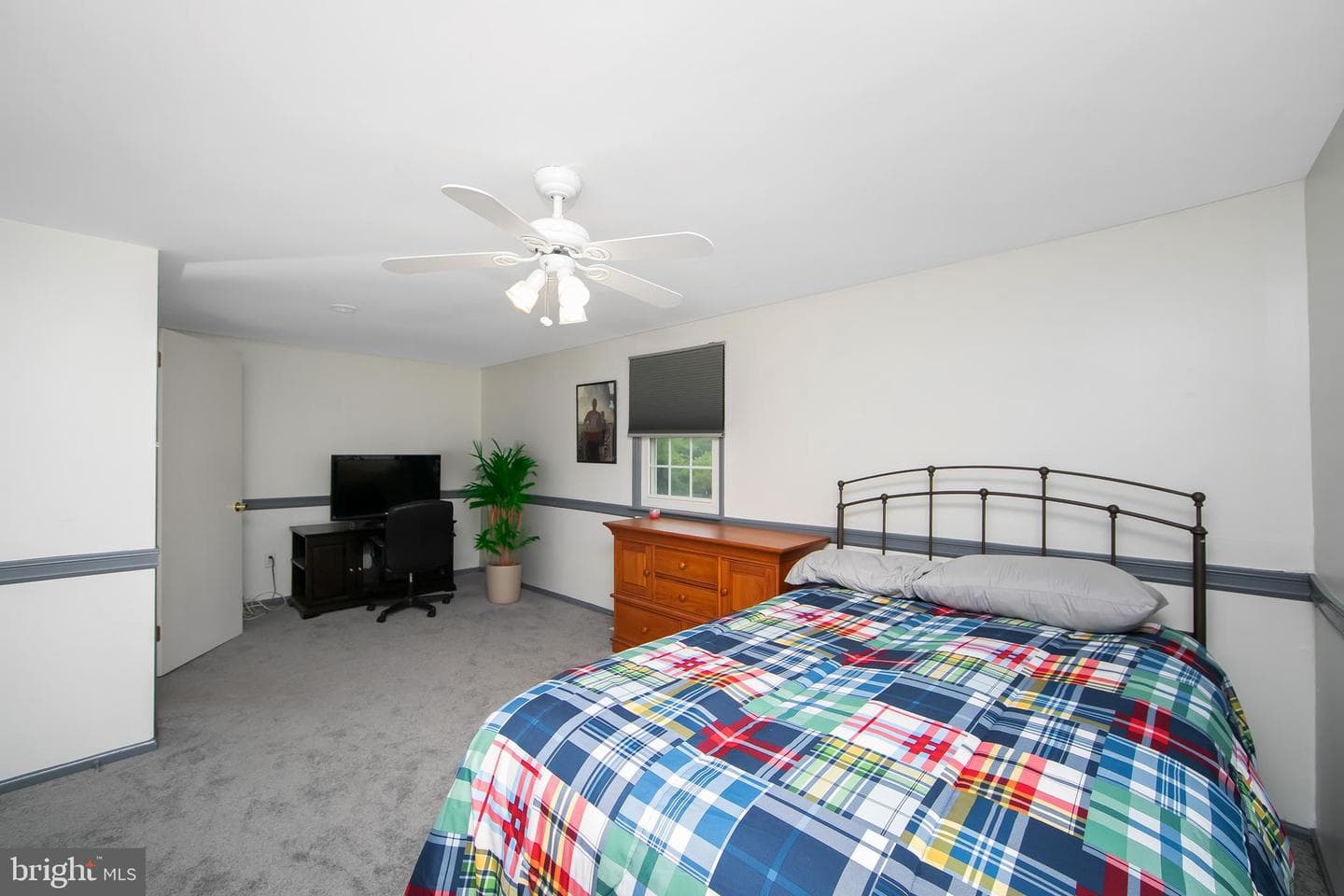 30 Colonial Circle photo 31