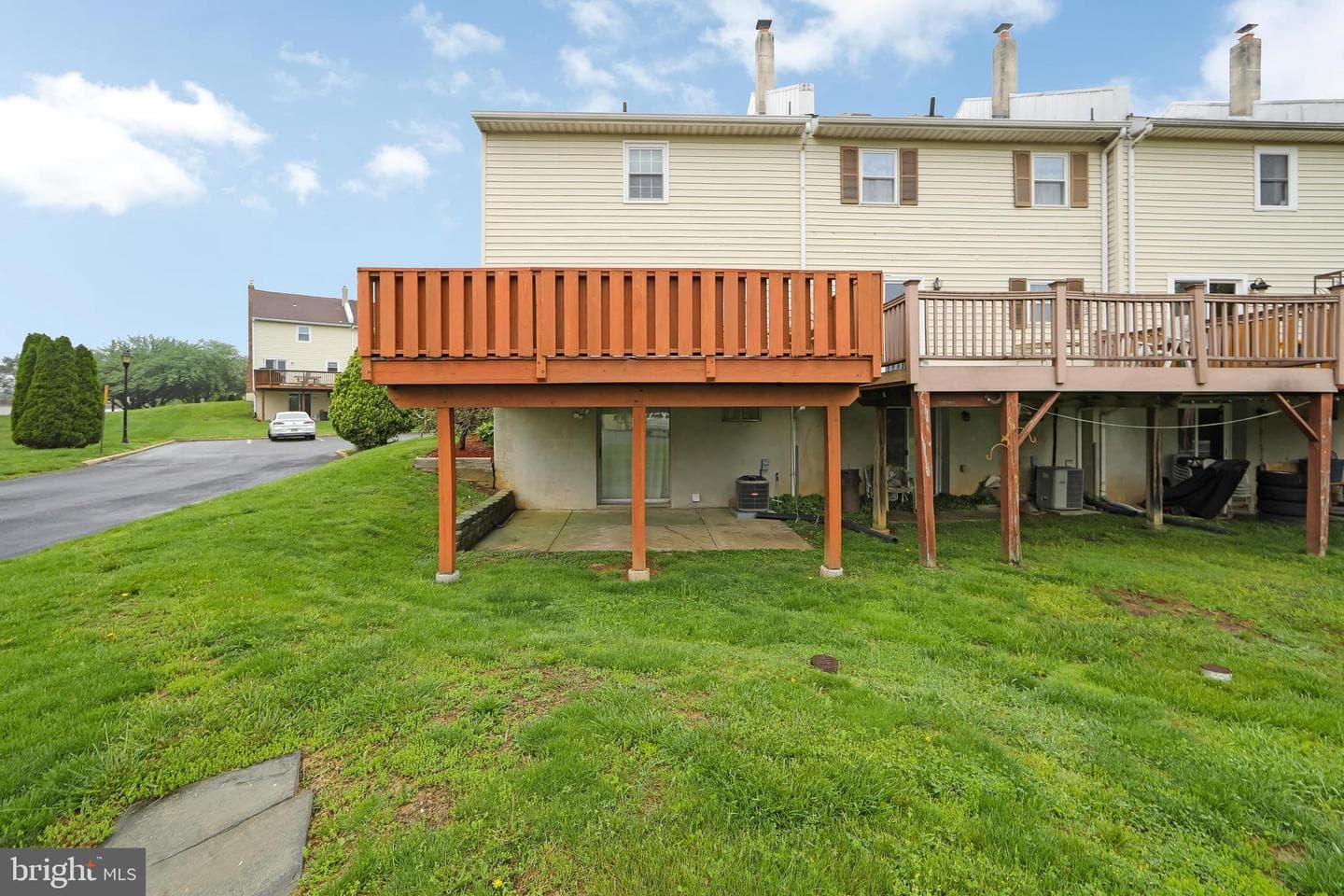 30 Colonial Circle photo 7