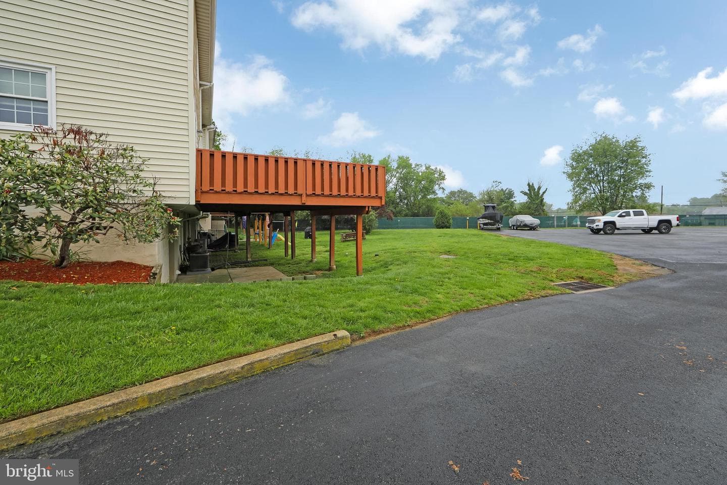 30 Colonial Circle photo 9
