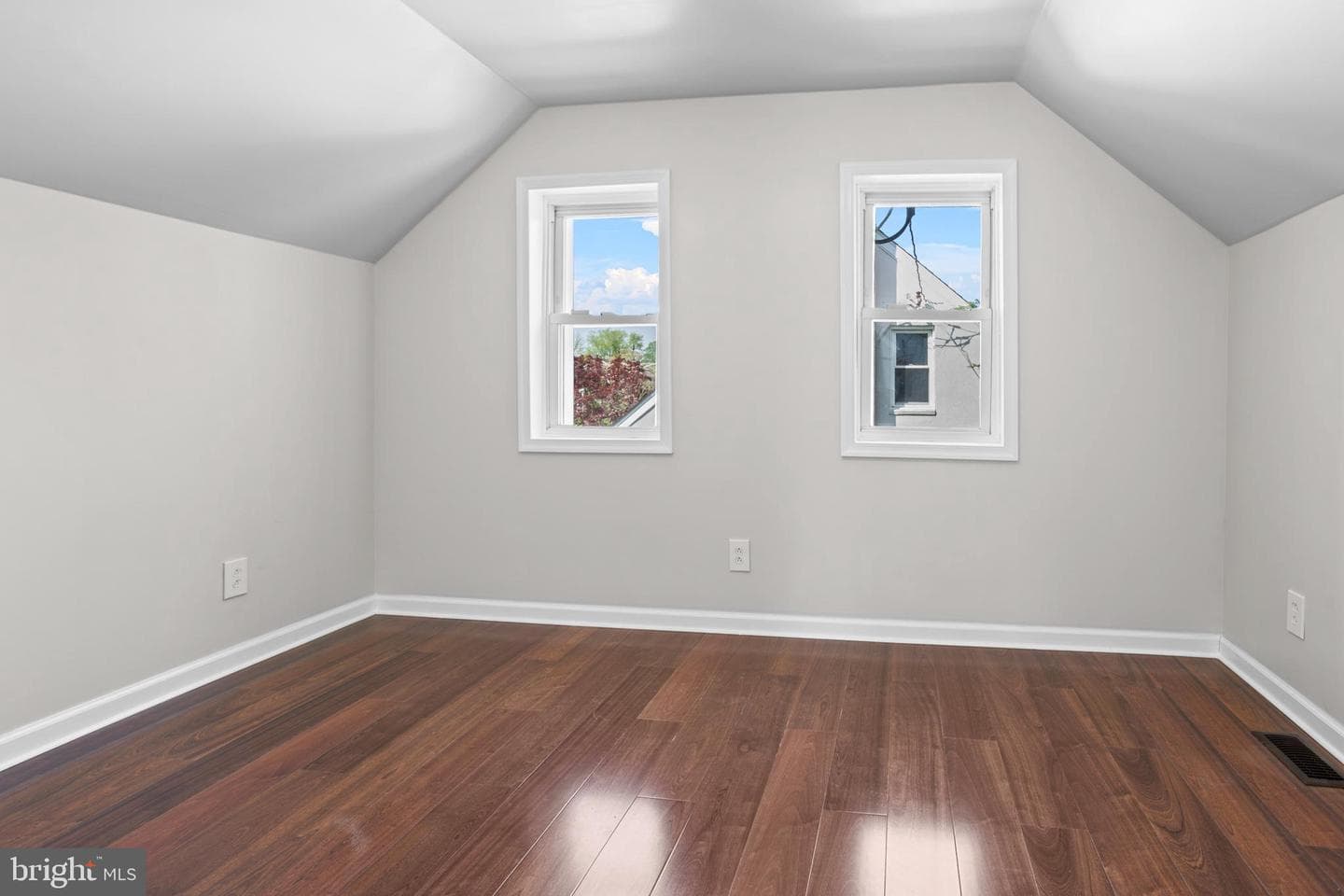 2207 Pershing Avenue photo 13
