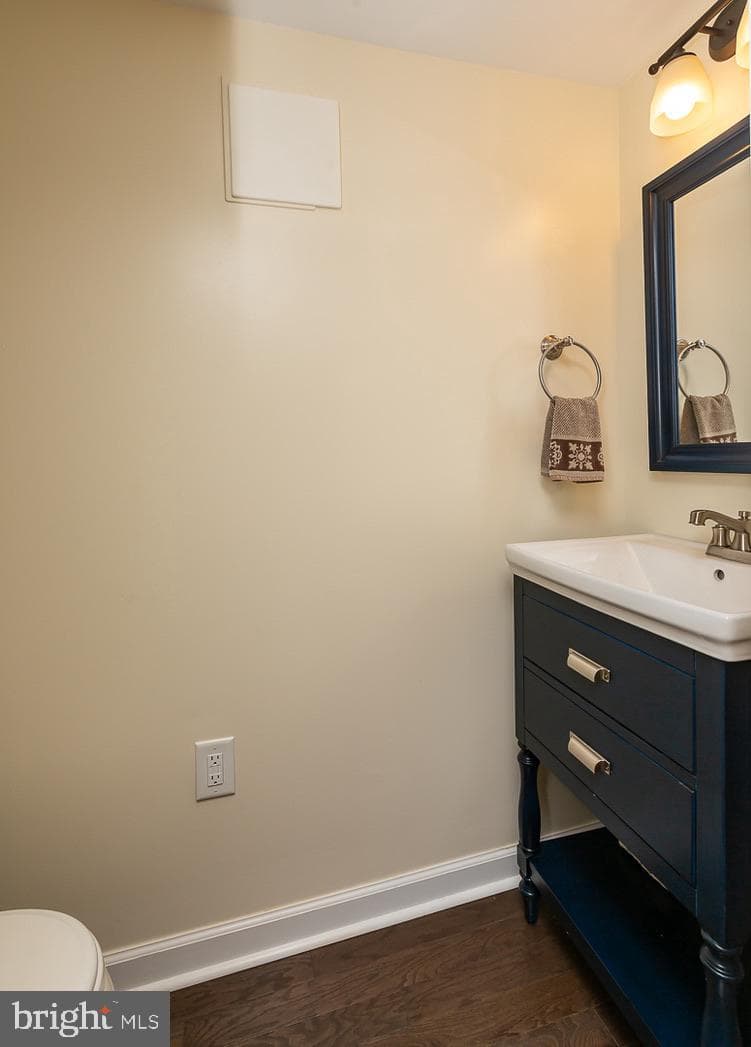 1220 Edmonds Avenue photo 25