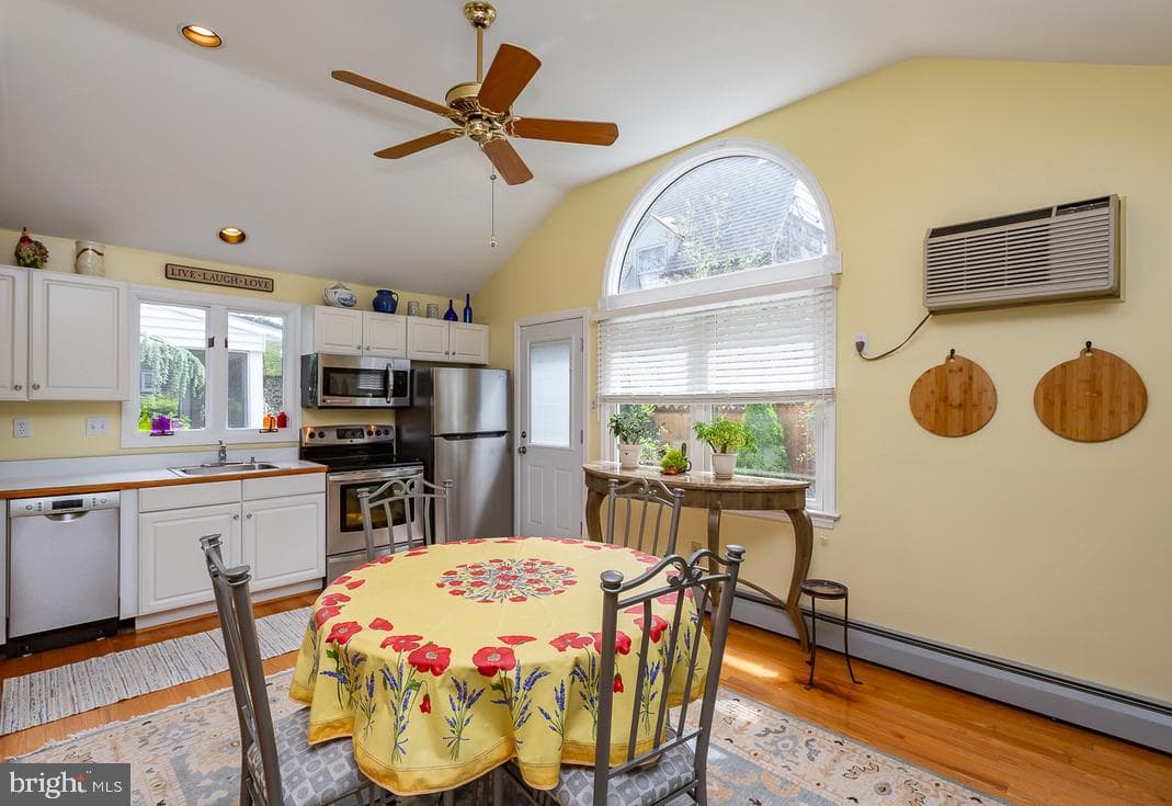 1220 Edmonds Avenue photo 32