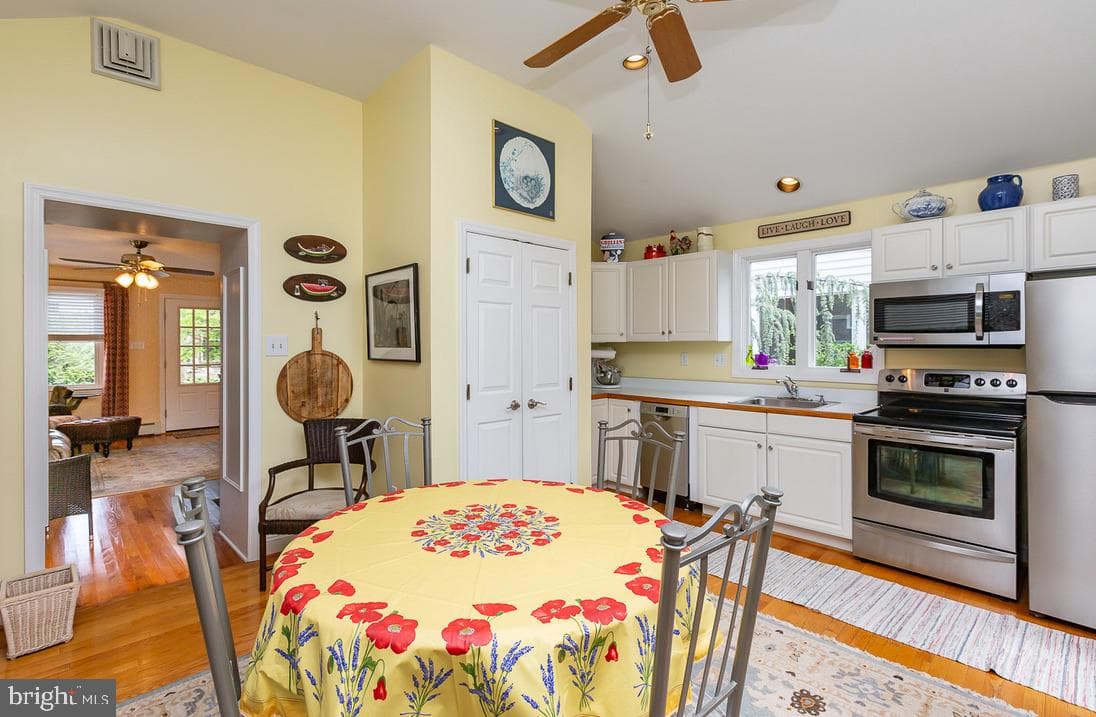 1220 Edmonds Avenue photo 33