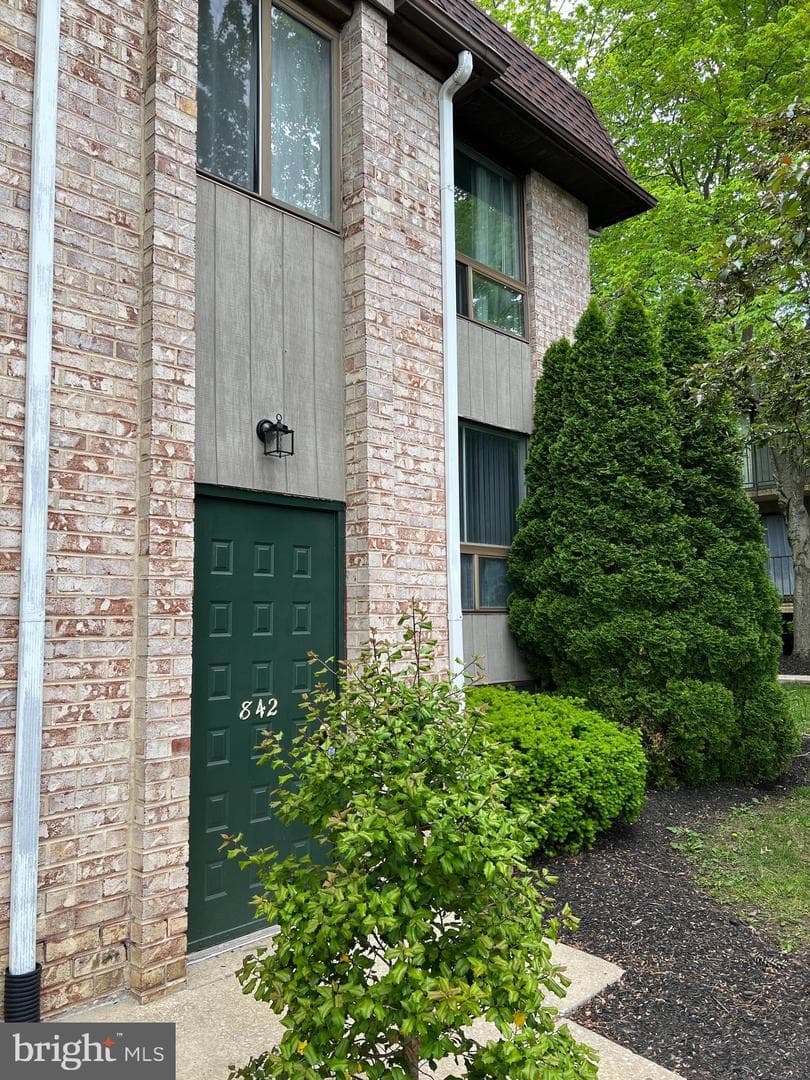 842 Putnam Boulevard #60a