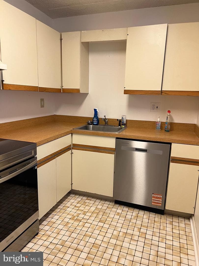 842 Putnam Boulevard #60a photo 11