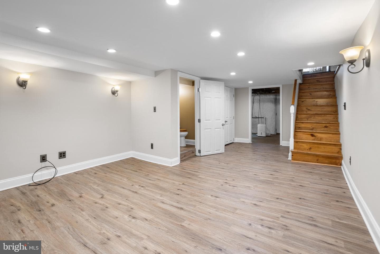240 Hirst Avenue photo 13