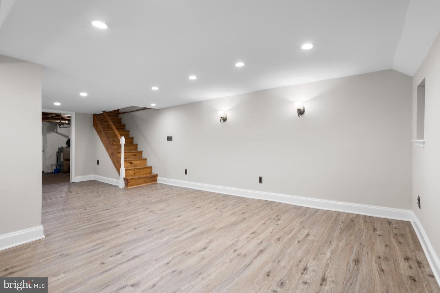 240 Hirst Avenue photo 15