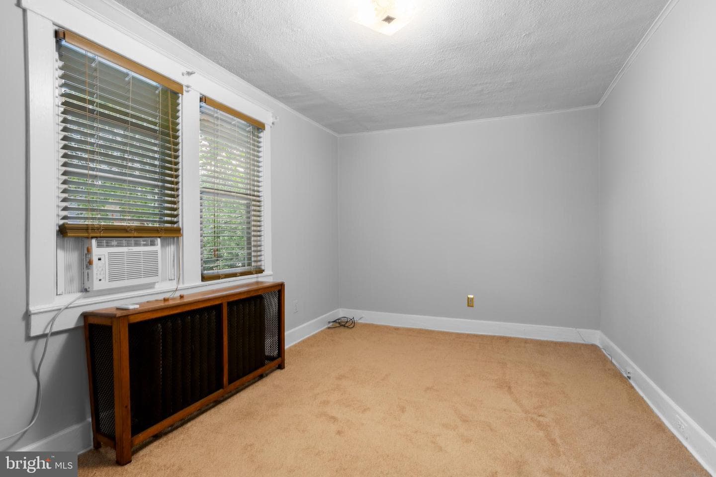 240 Hirst Avenue photo 18