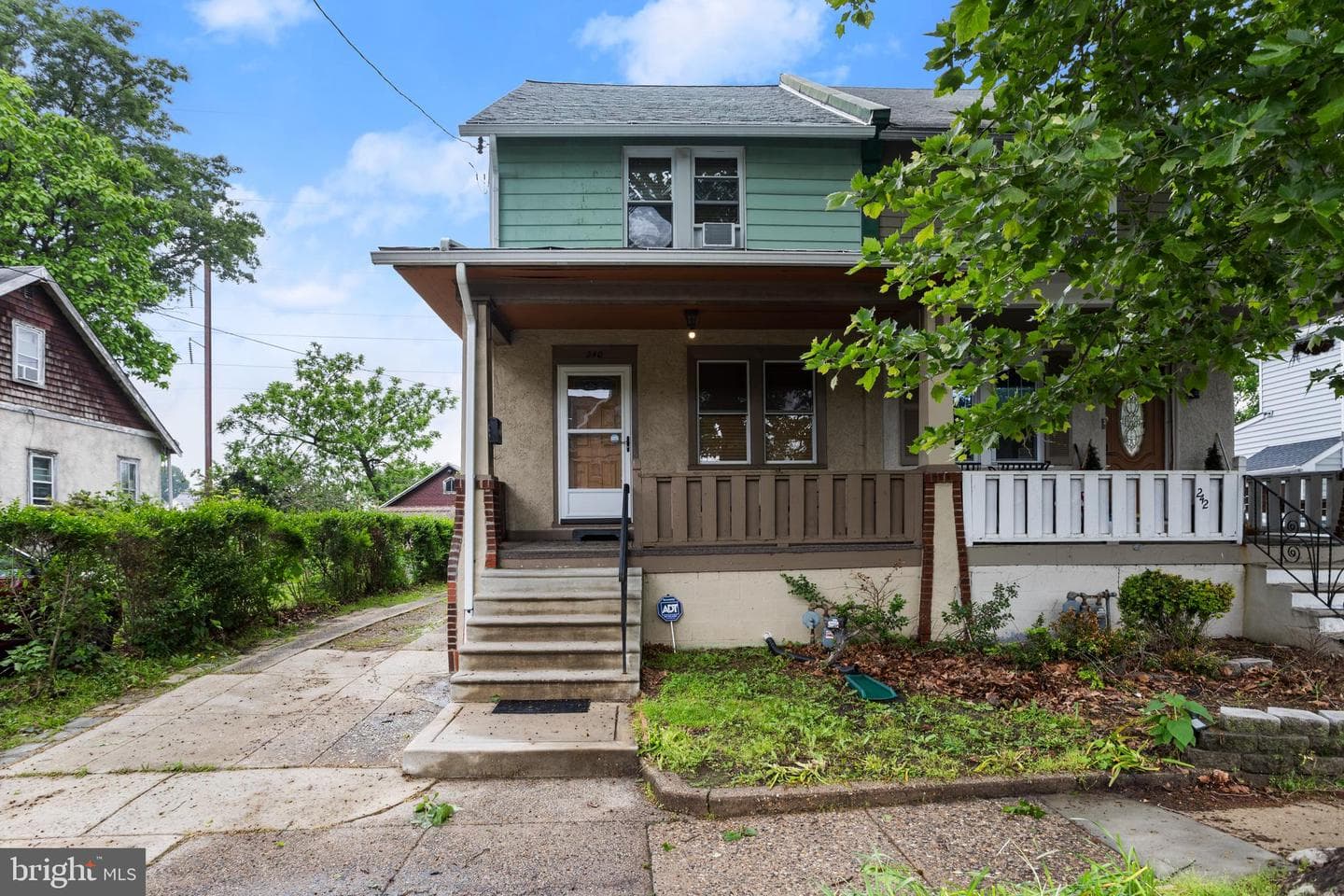 240 Hirst Avenue photo 2