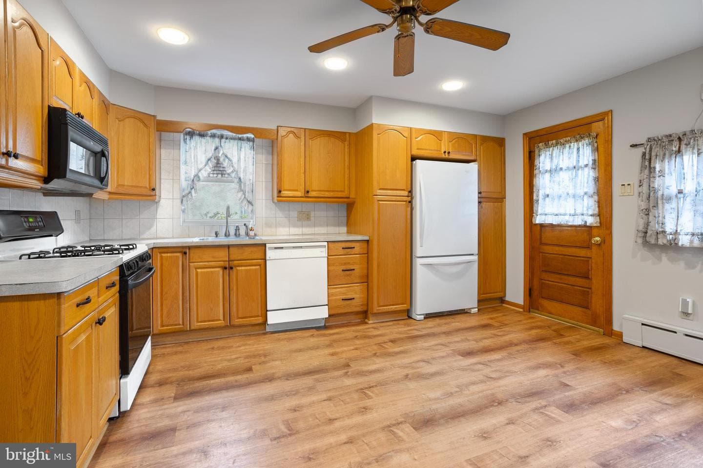 240 Hirst Avenue photo 8