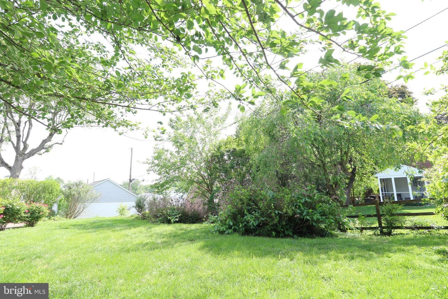 530 Hempstead Road photo 32