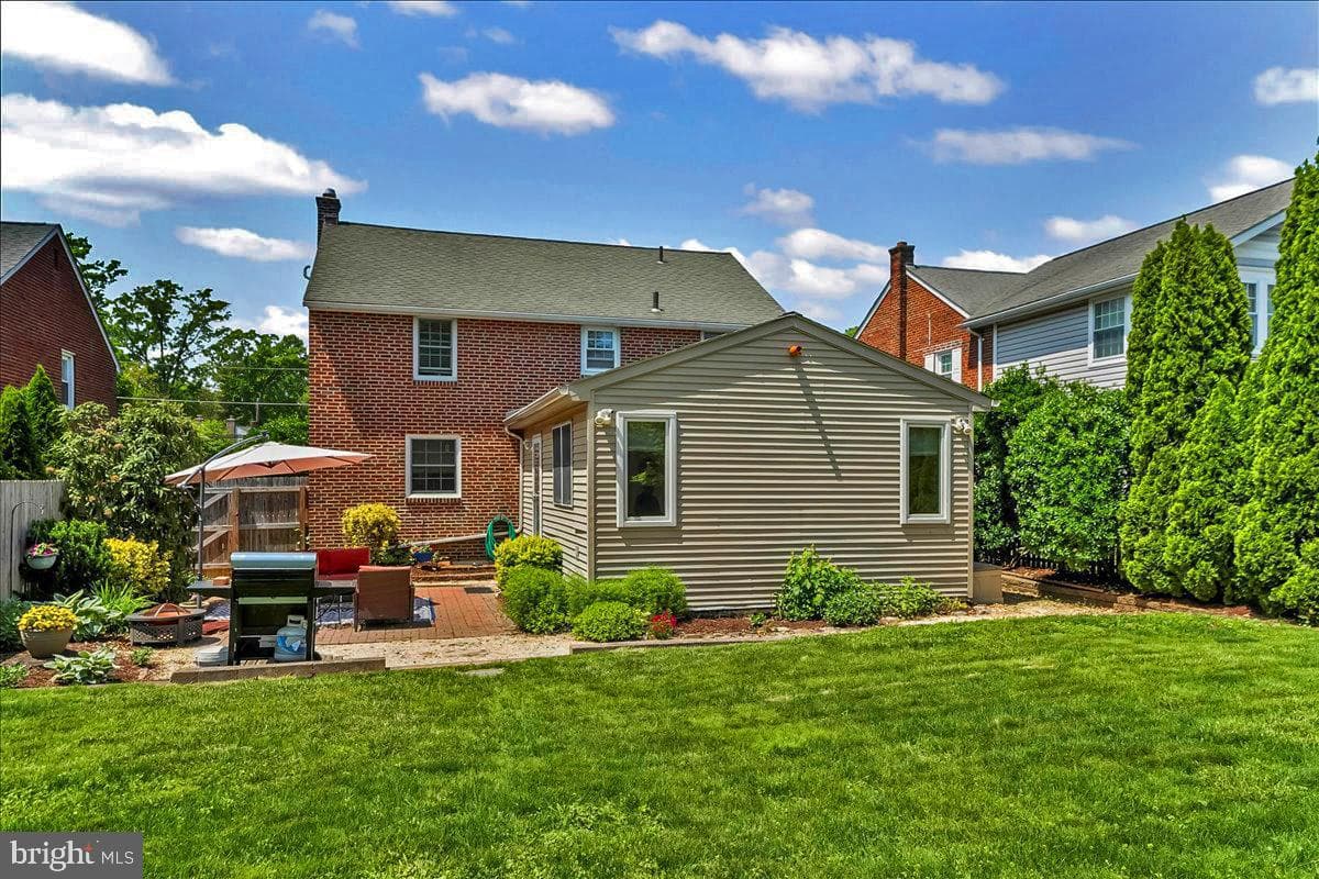 161 W Hillcrest Avenue photo 16