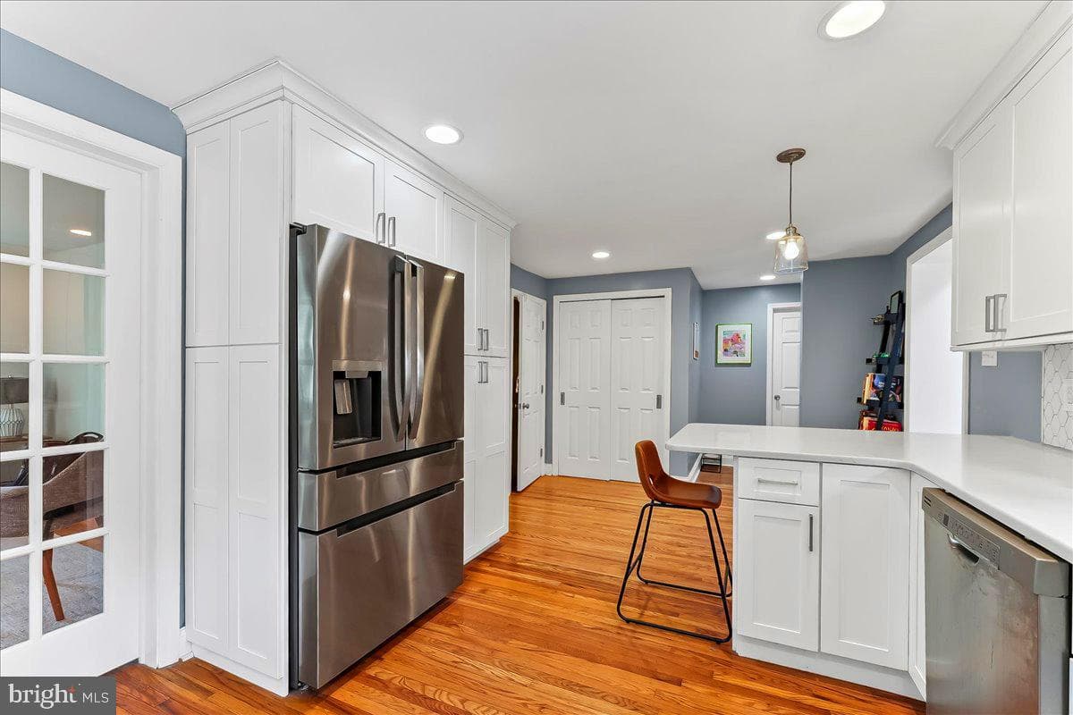 161 W Hillcrest Avenue photo 8
