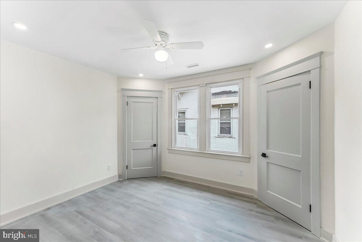 564 9th Avenue photo 21