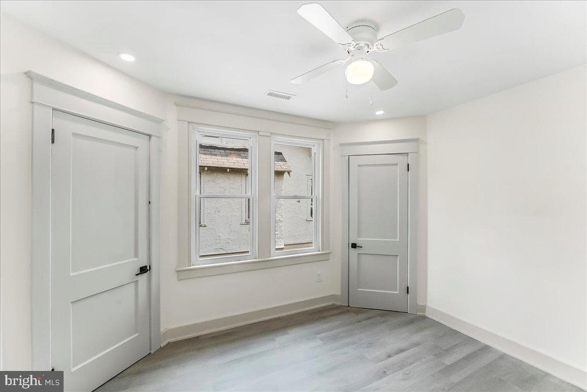 564 9th Avenue photo 22
