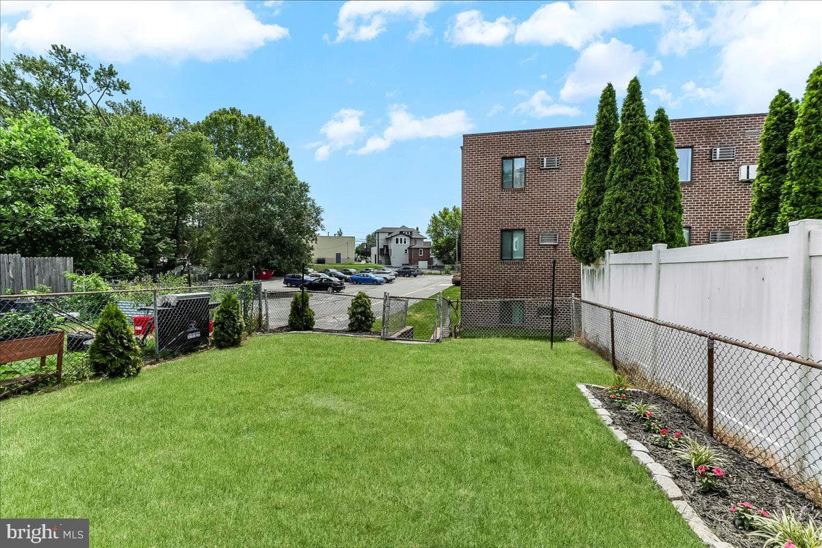 564 9th Avenue photo 28