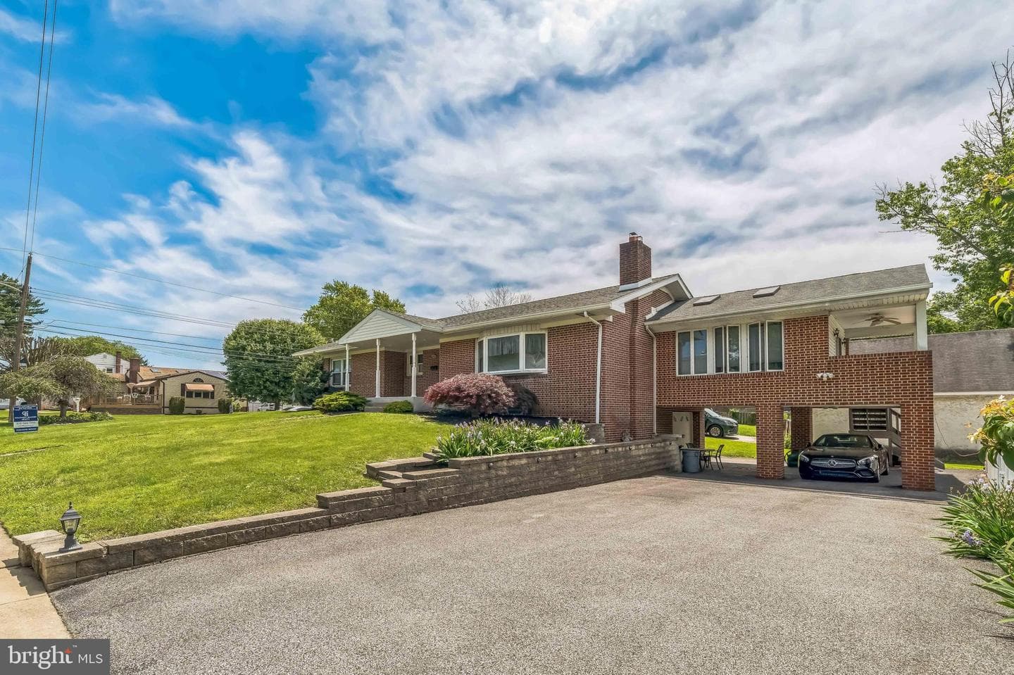 1143 Villanova Avenue photo 2