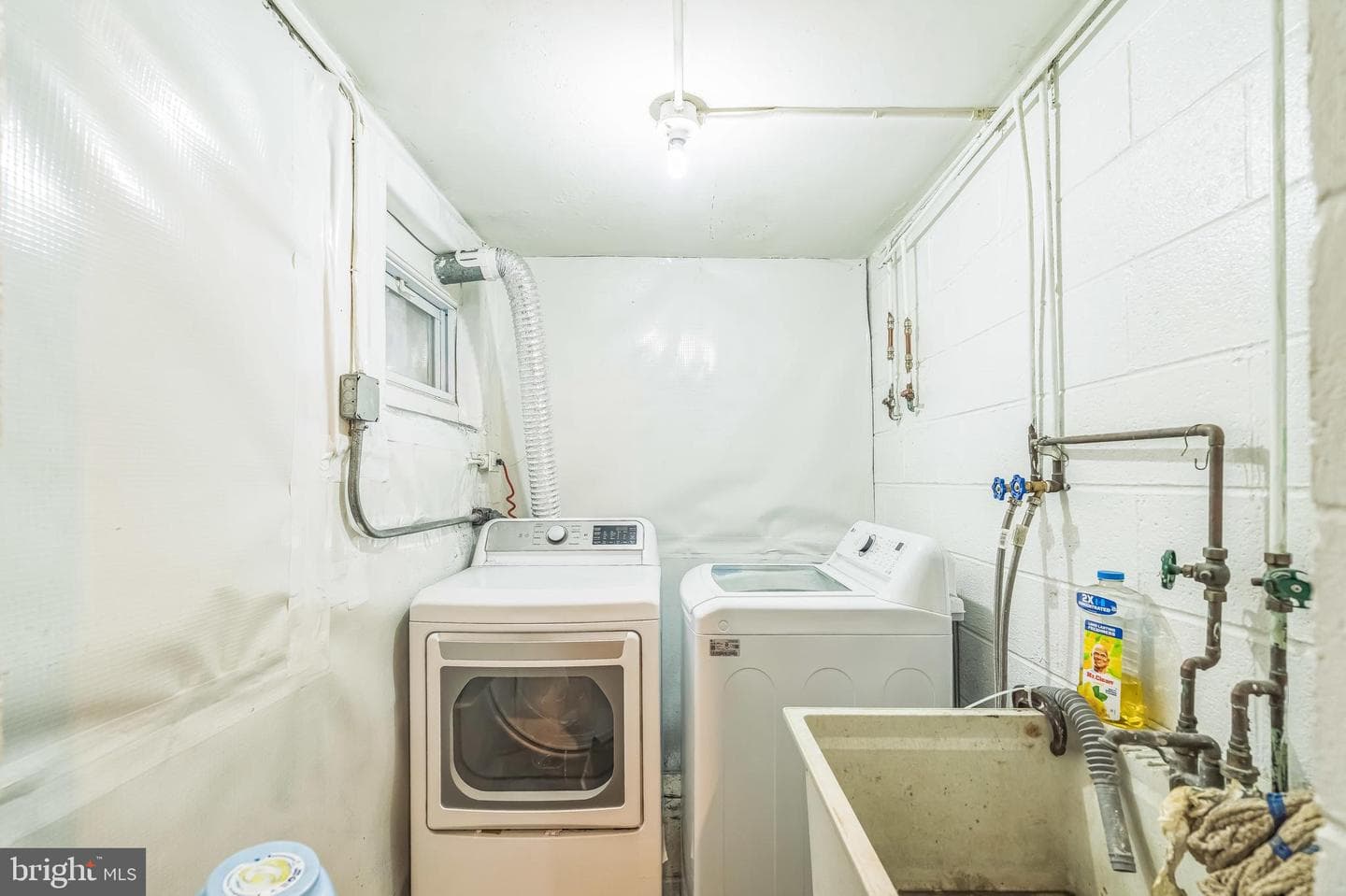 1143 Villanova Avenue photo 35