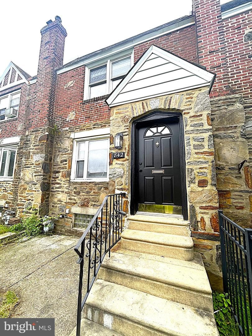 842 Fairfax Road photo 2