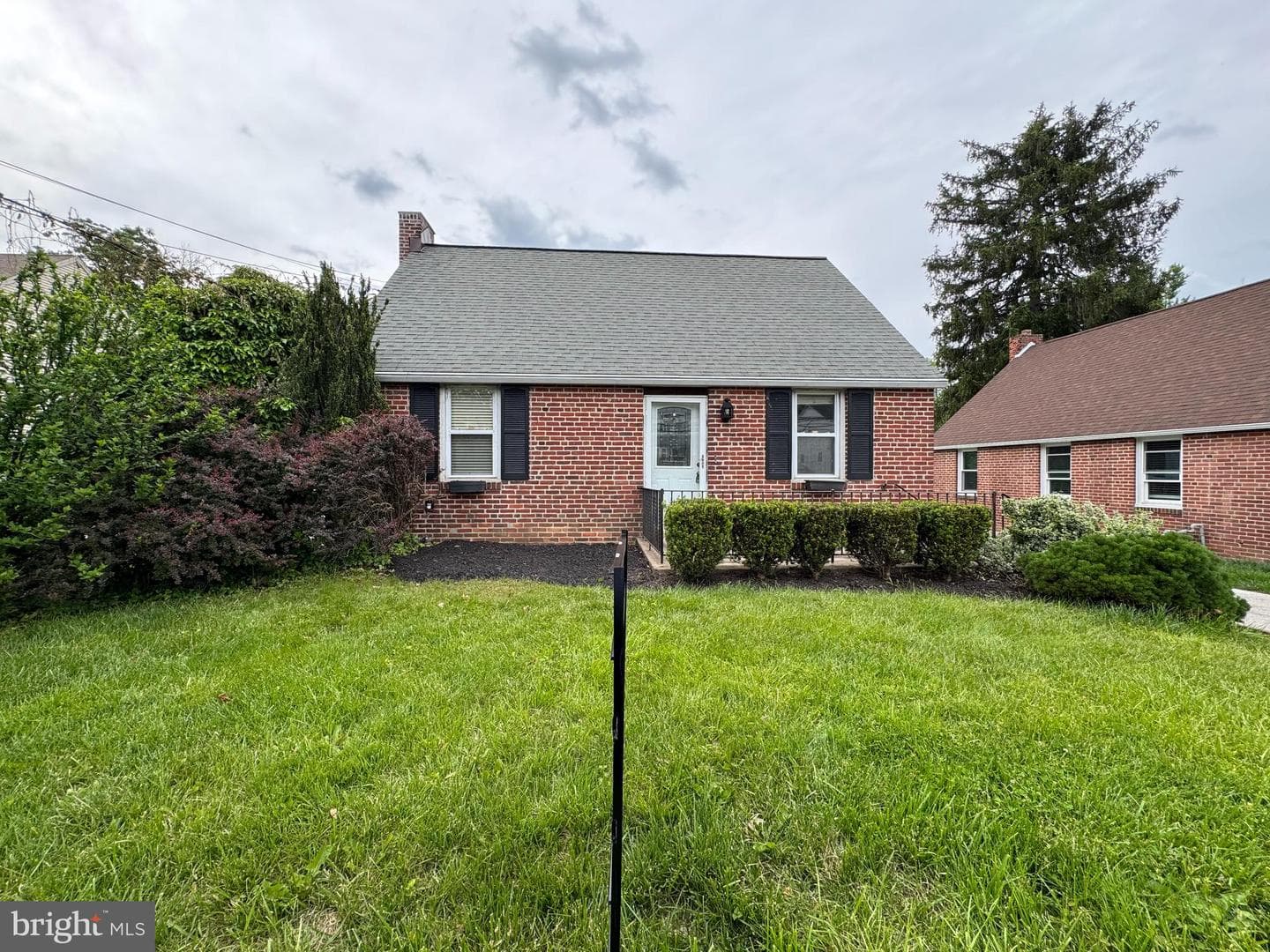 402 S Media Line Road