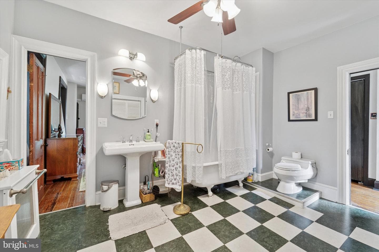 132 S Lansdowne Avenue photo 30