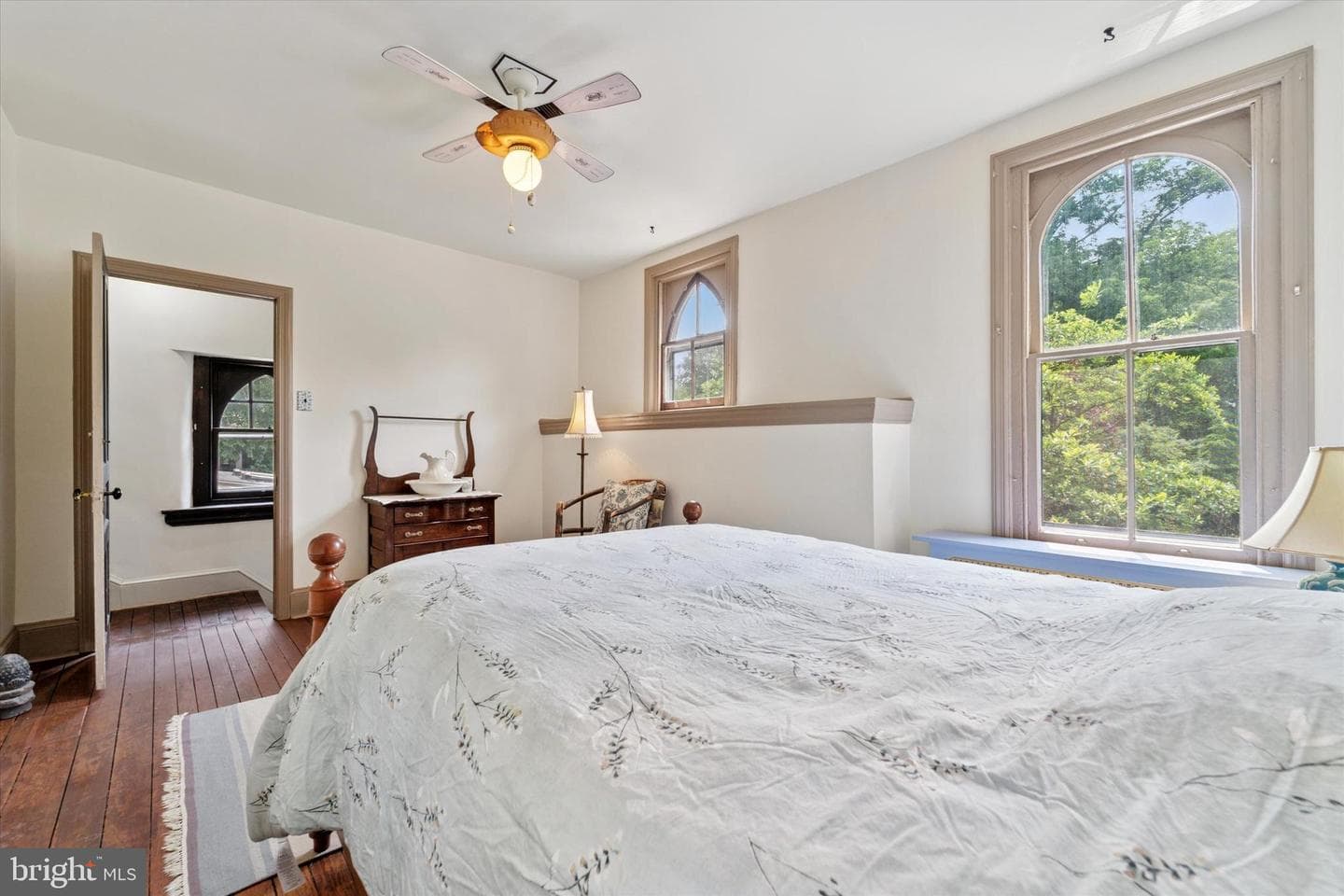 132 S Lansdowne Avenue photo 35