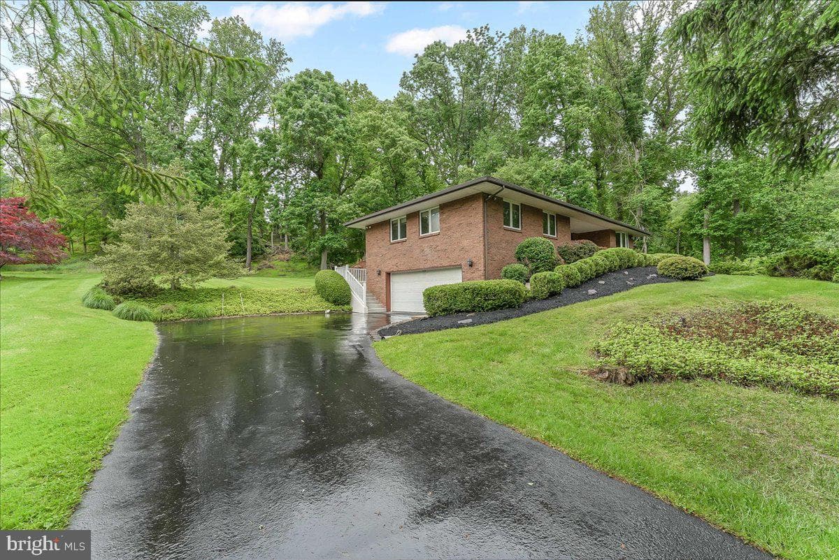 35 Andrien Road photo 2
