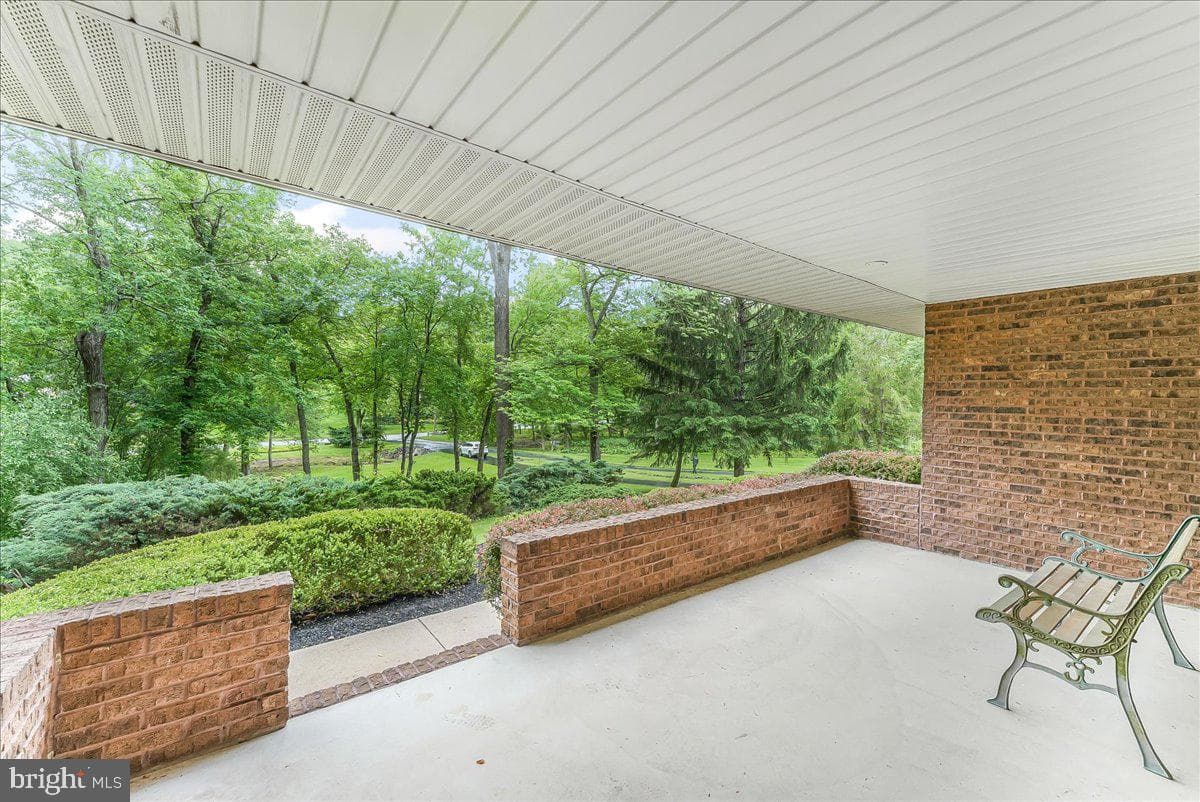 35 Andrien Road photo 6