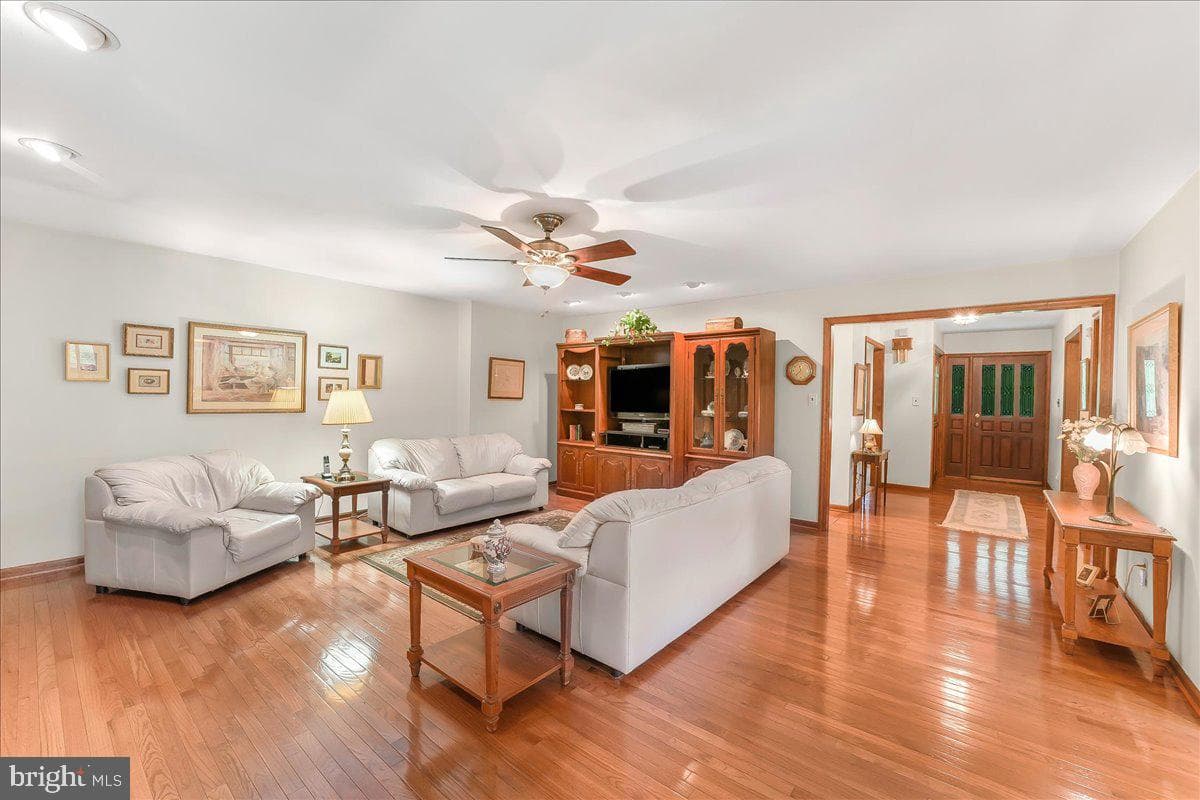 35 Andrien Road photo 9