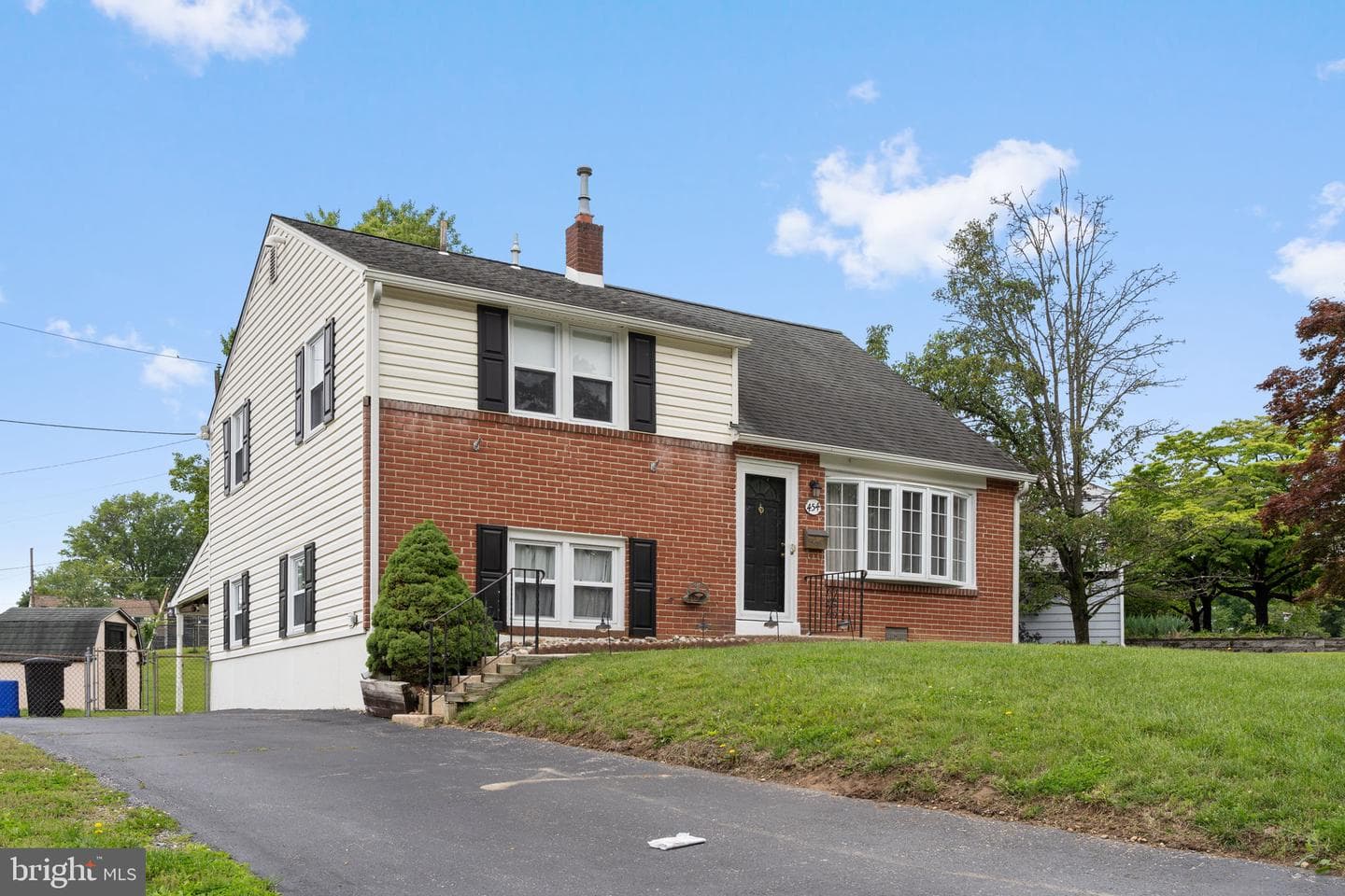 454 N Manor Drive photo 2