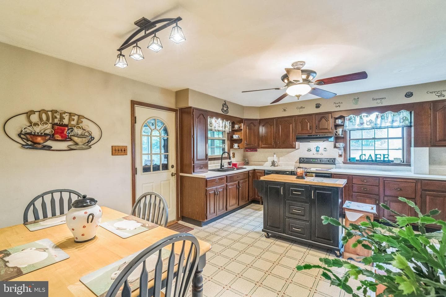 6 Cottage Lane photo 10