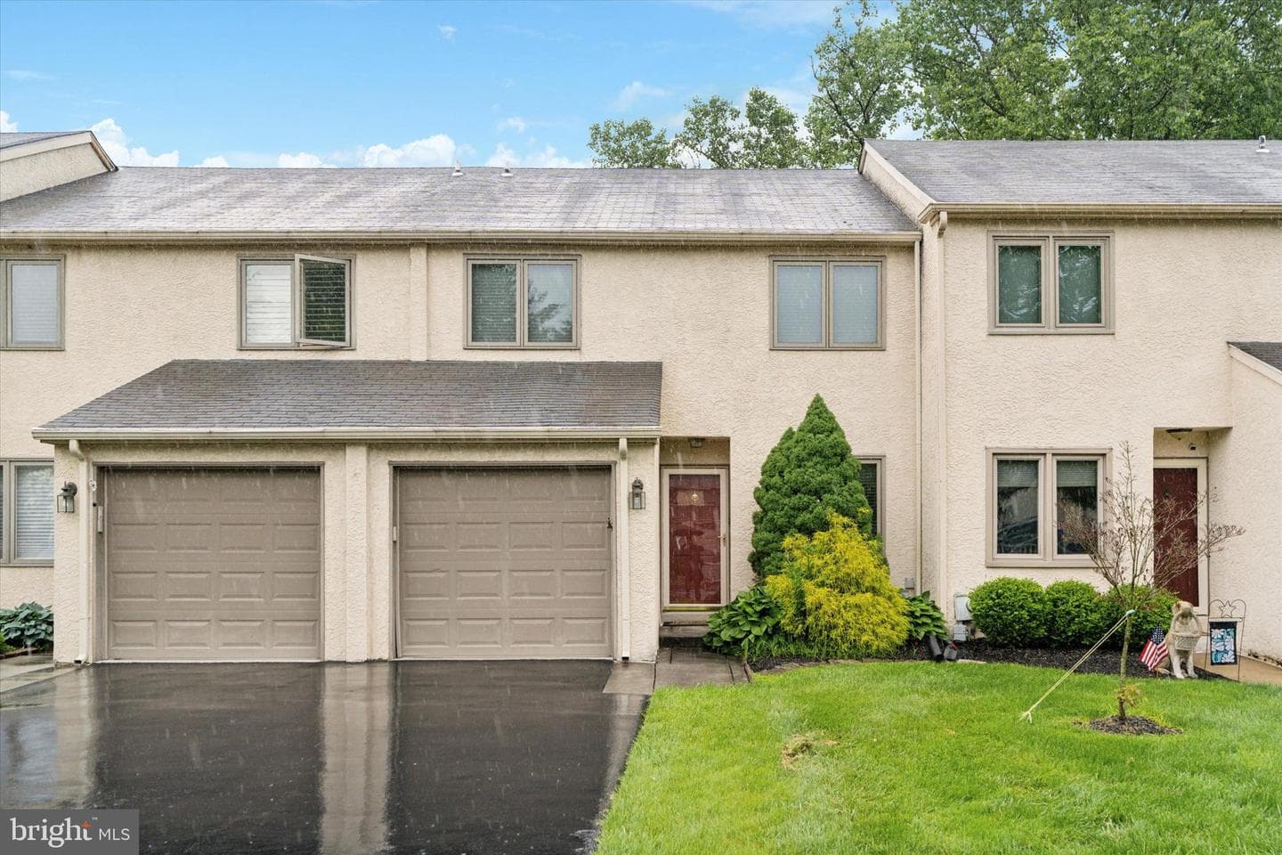 614 Hillcrest Court photo 1