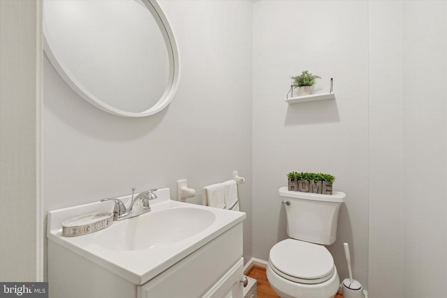 614 Hillcrest Court photo 4