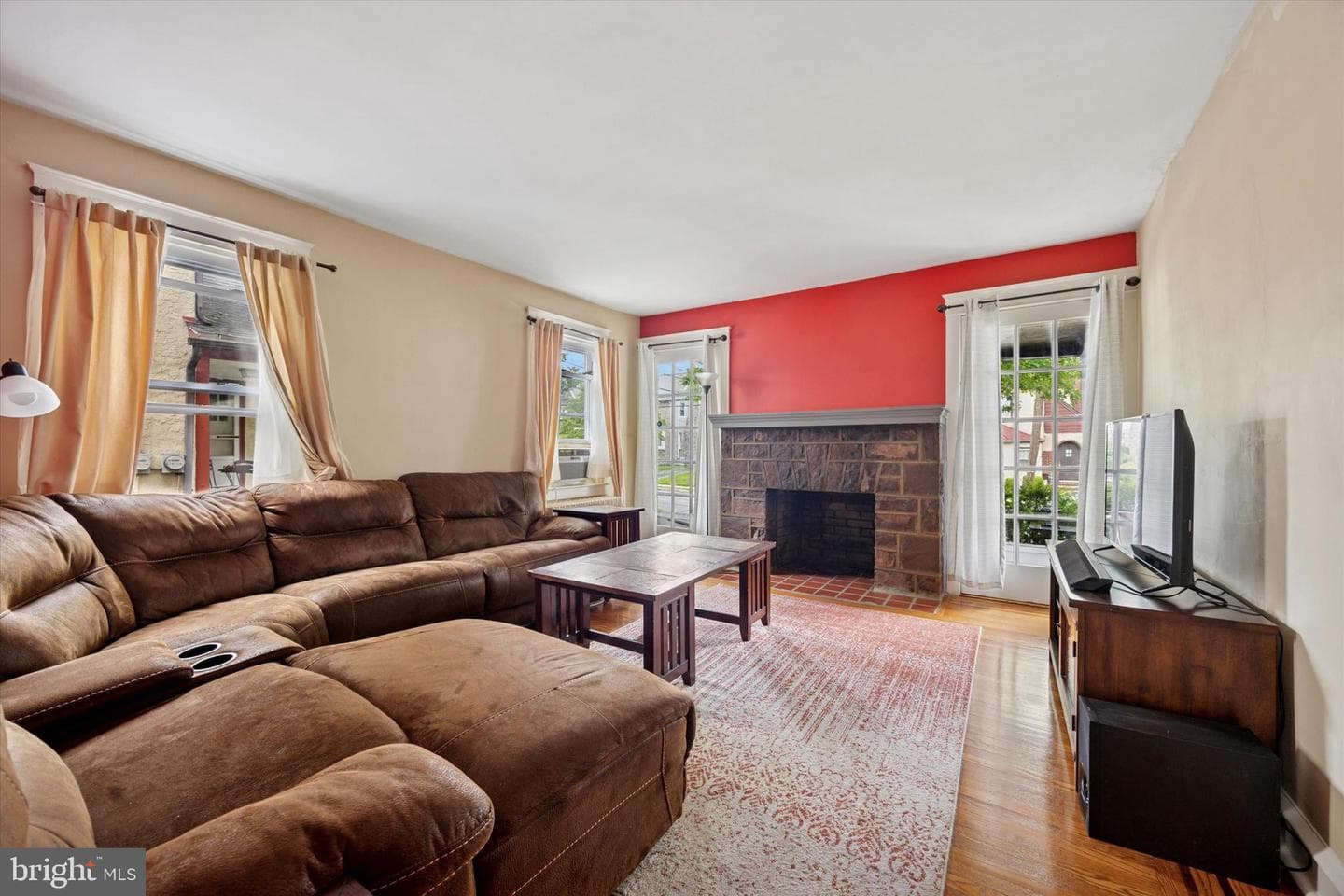 904 Alexander Avenue photo 3