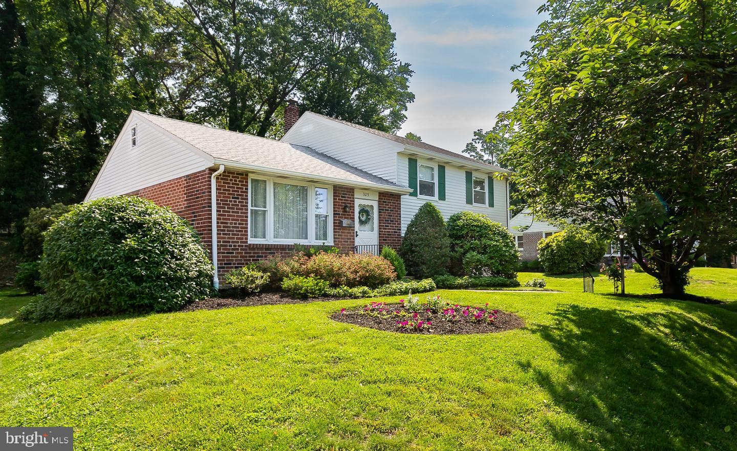 325 Rittenhouse Circle photo 4