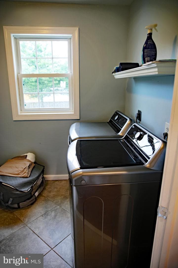 2155 Mary Lane photo 22