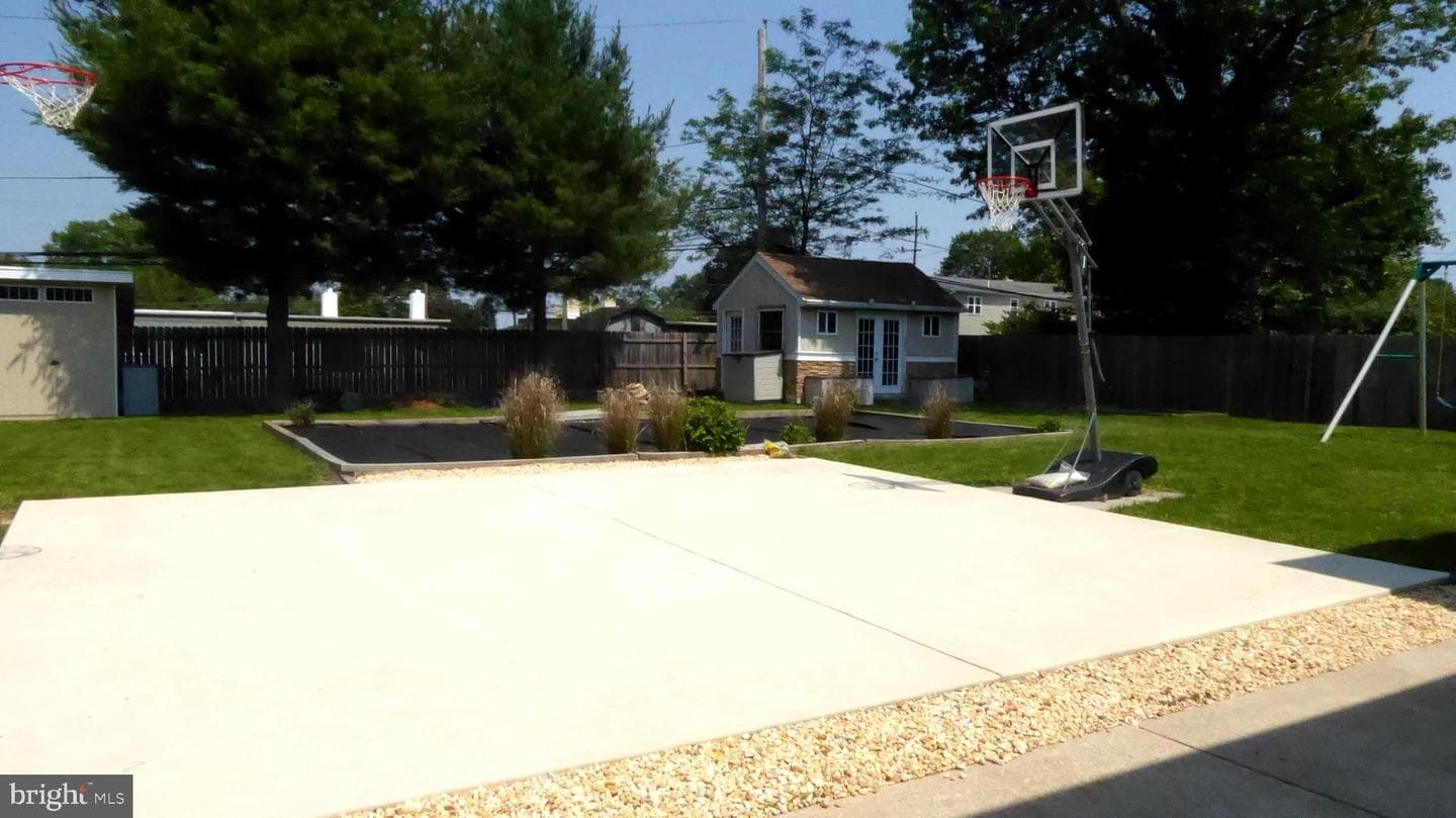 2155 Mary Lane photo 5
