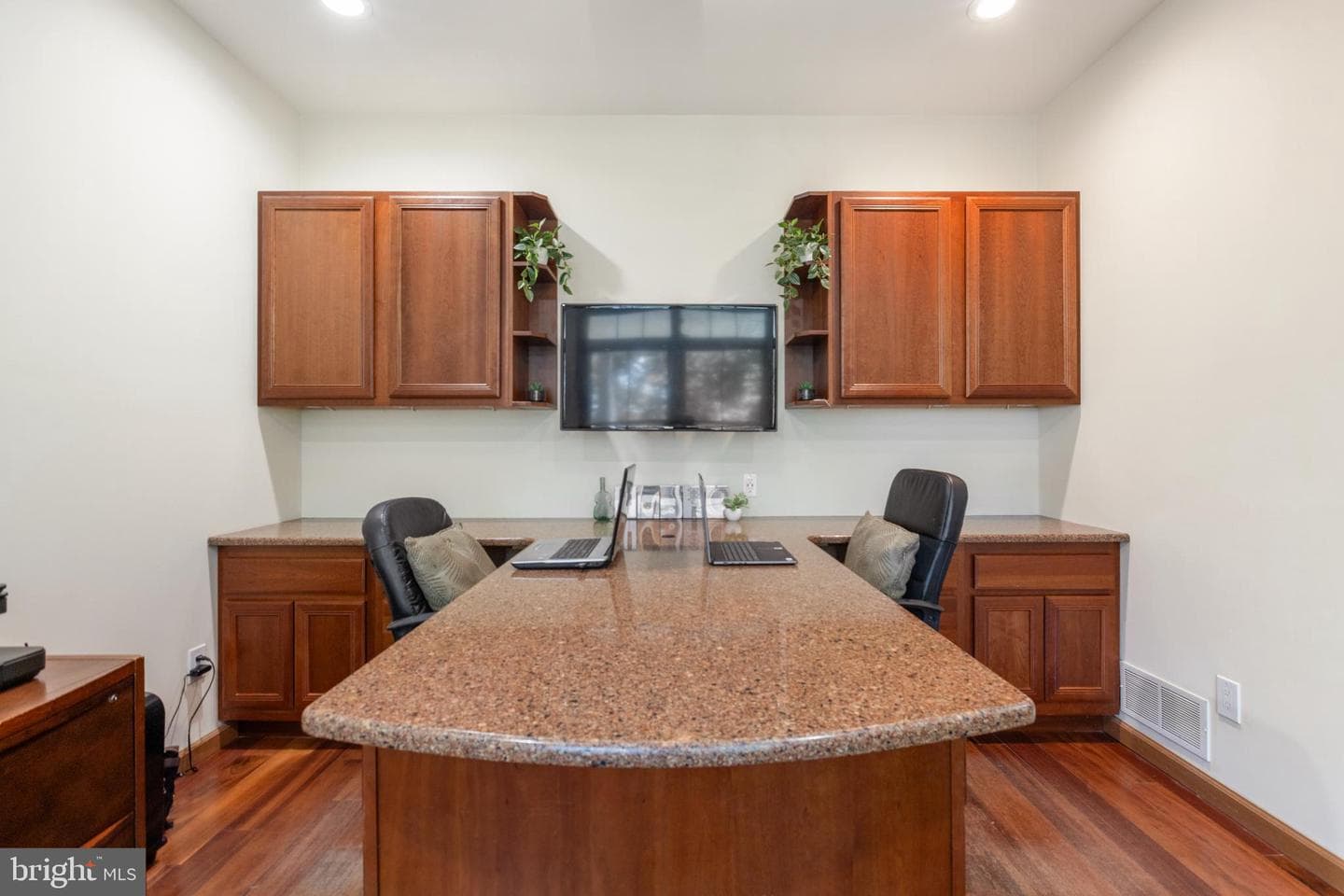3137 Laughead Lane photo 27