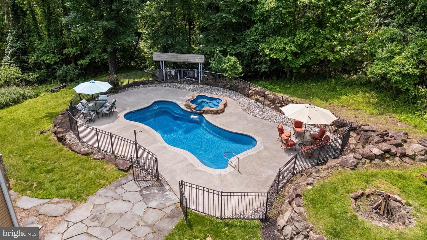 3137 Laughead Lane photo 66