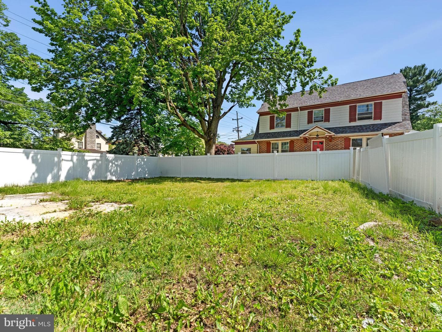 285 N Lansdowne Avenue photo 24