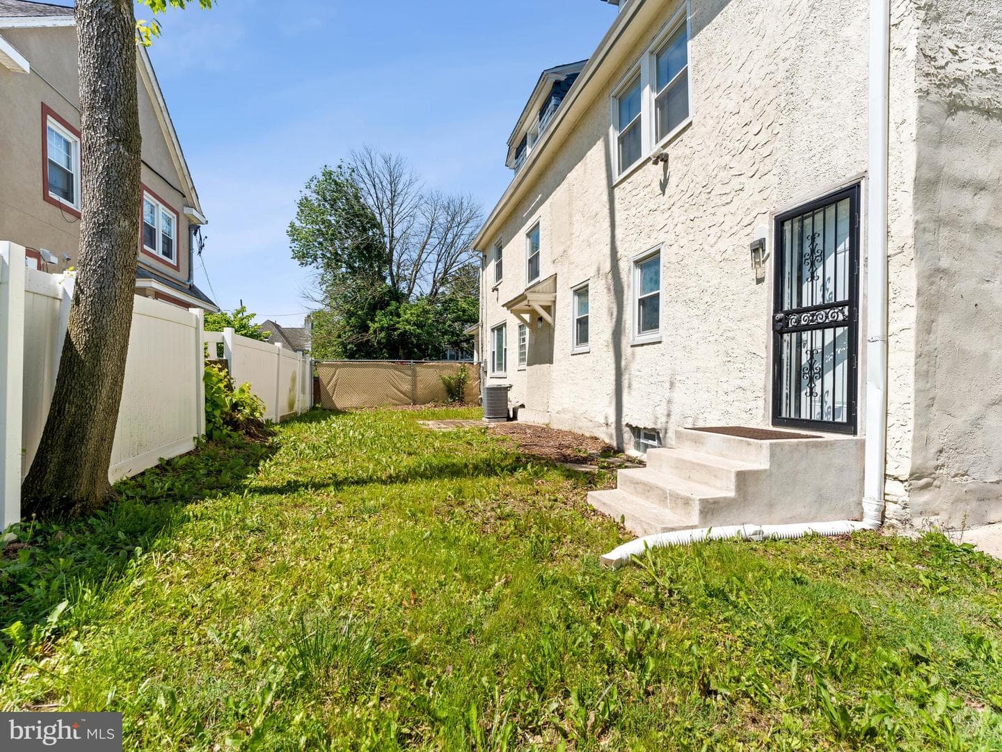 285 N Lansdowne Avenue photo 25