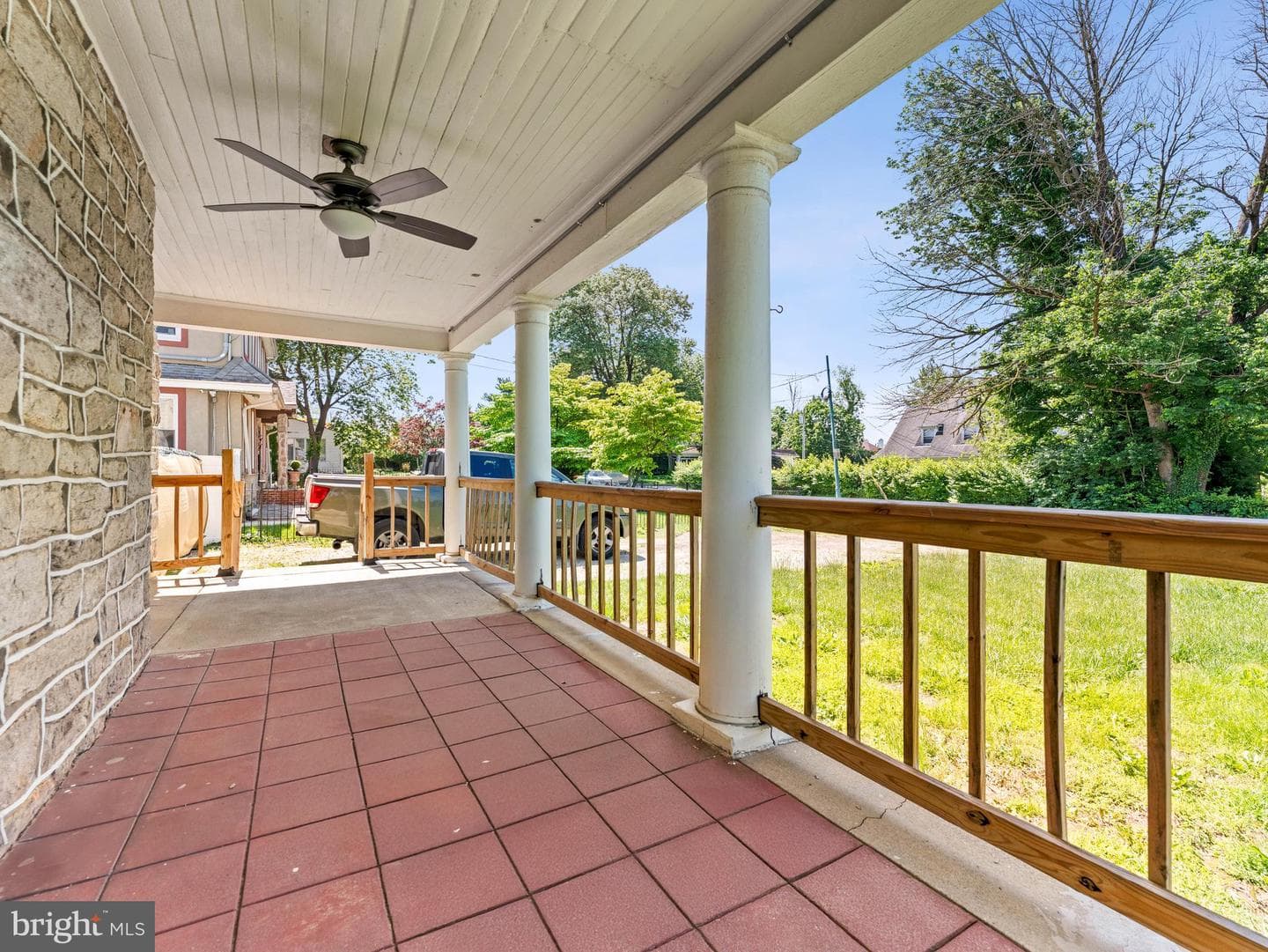 285 N Lansdowne Avenue photo 4