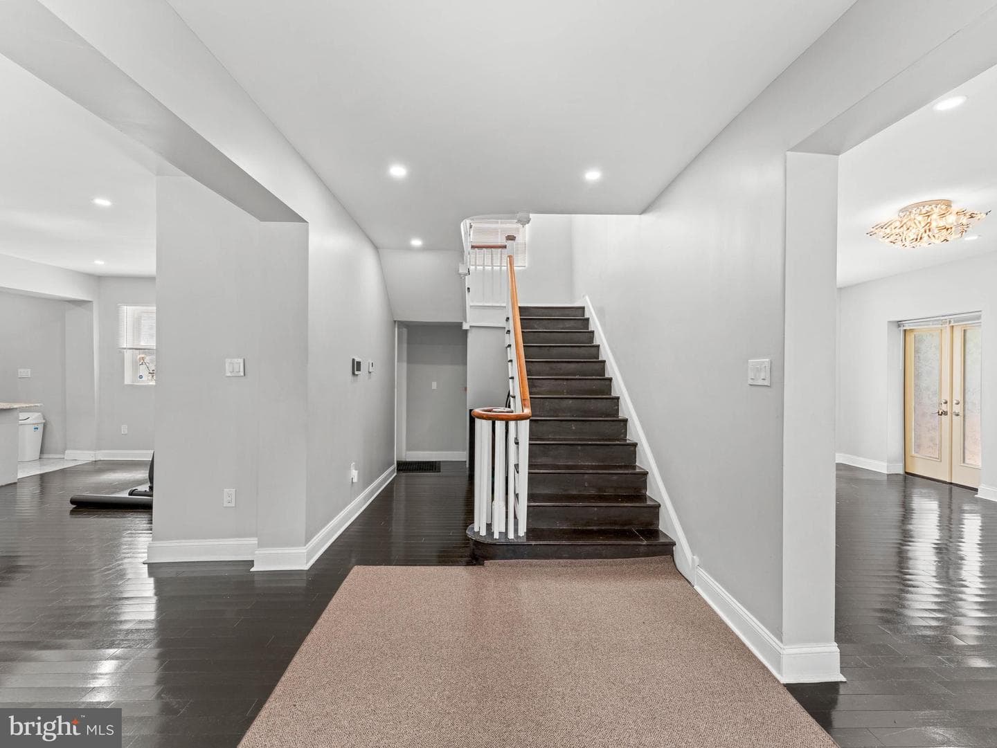 285 N Lansdowne Avenue photo 6