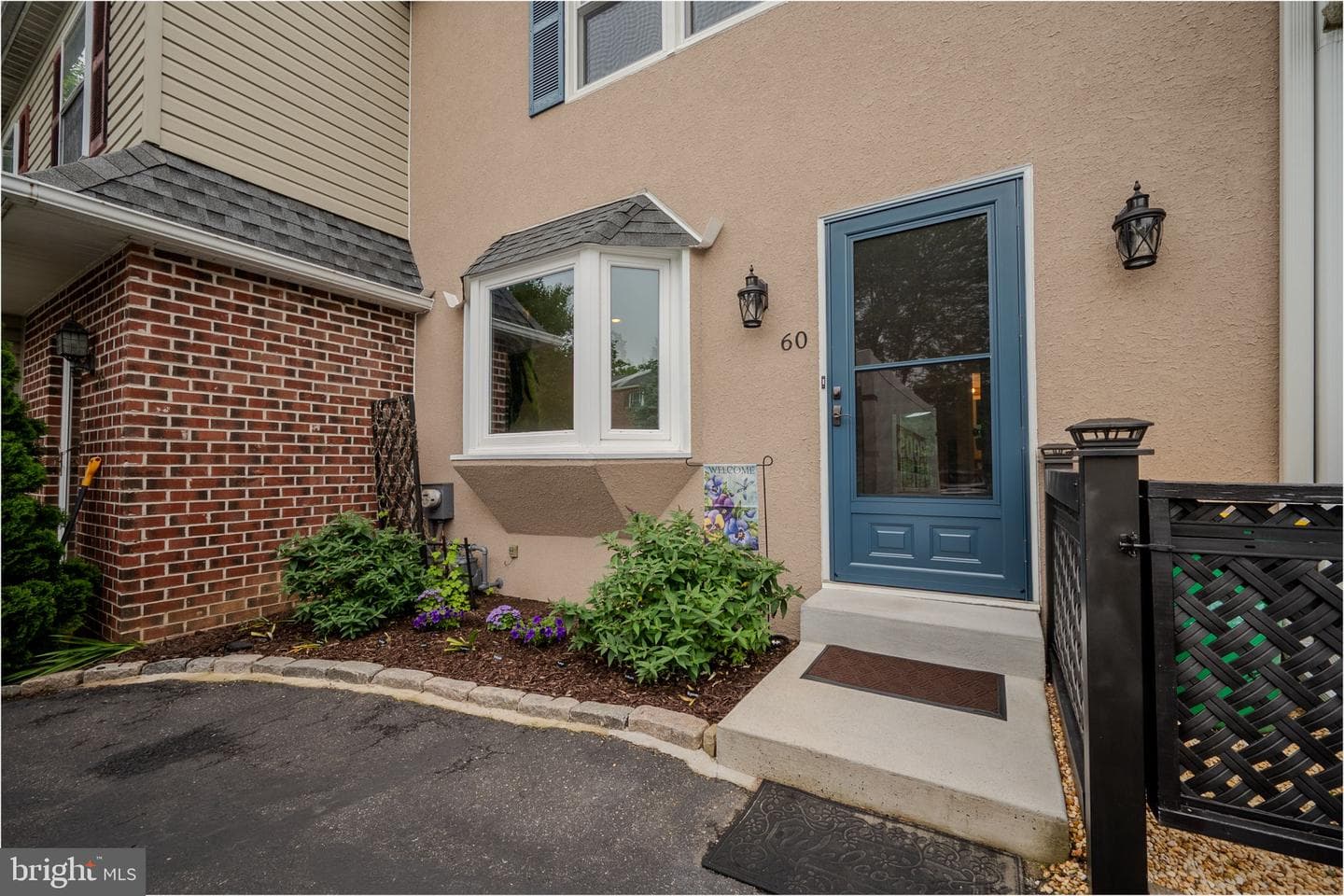 60 Kingston Terrace photo 1