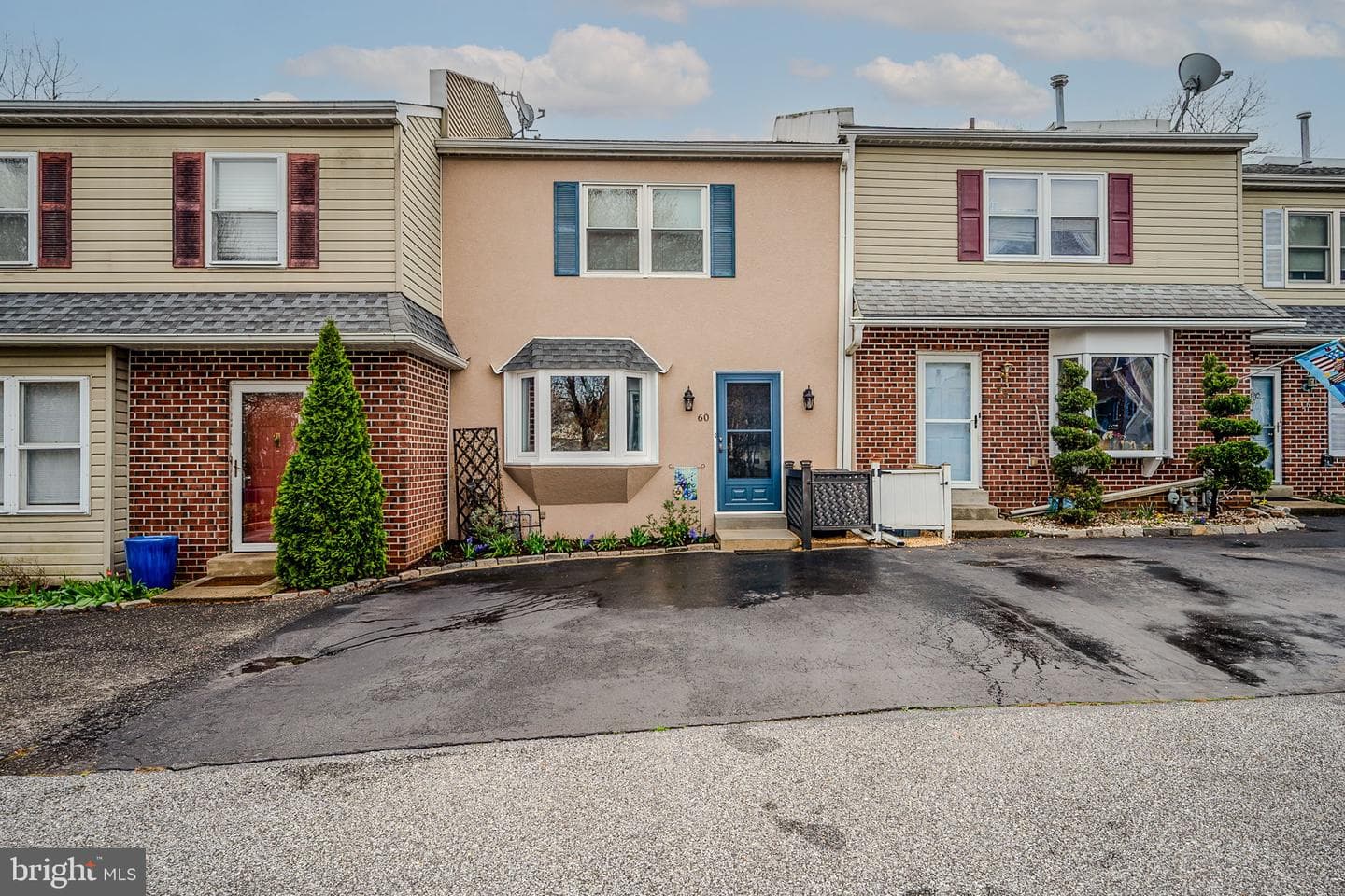 60 Kingston Terrace photo 2
