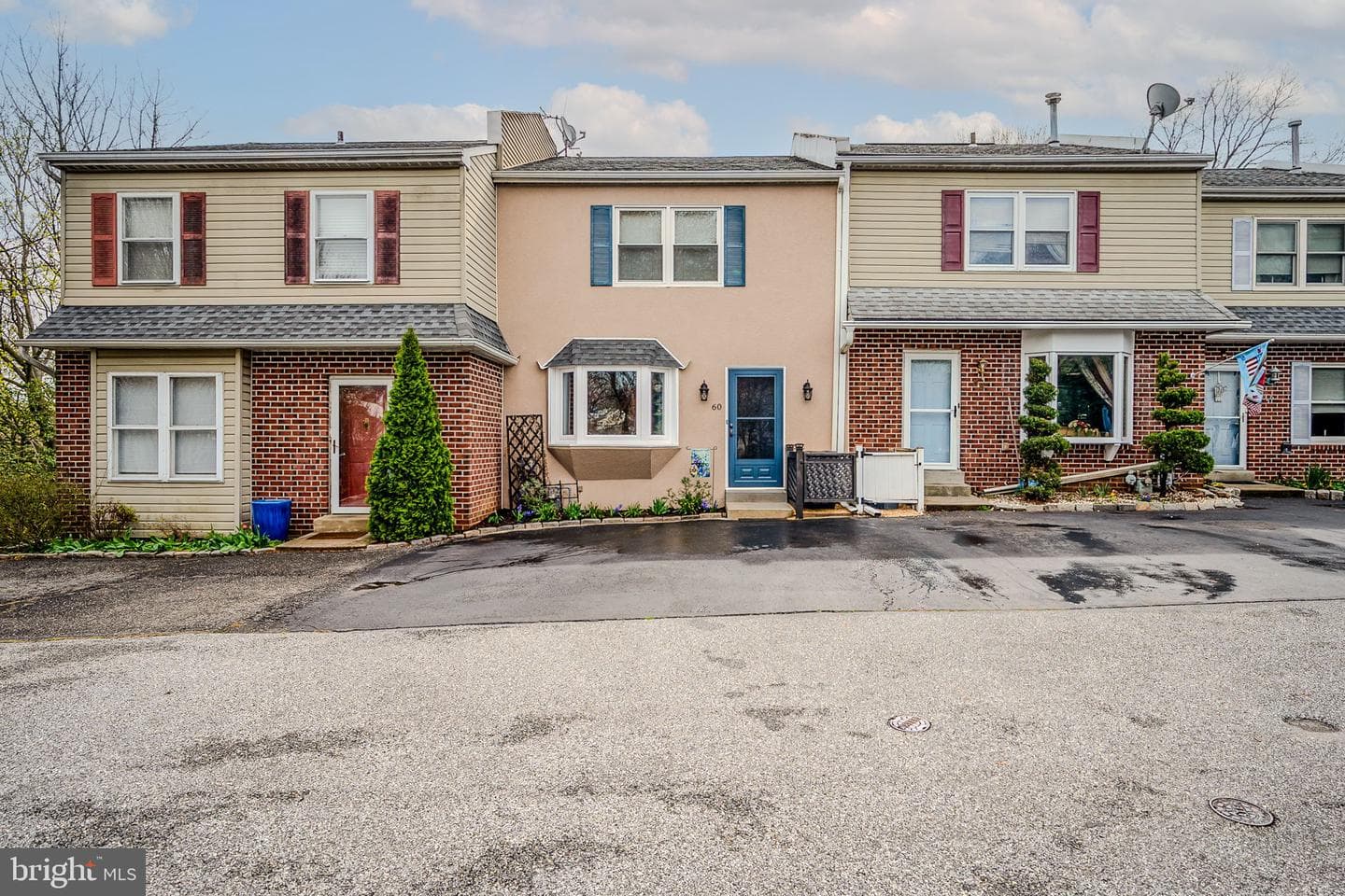 60 Kingston Terrace photo 3