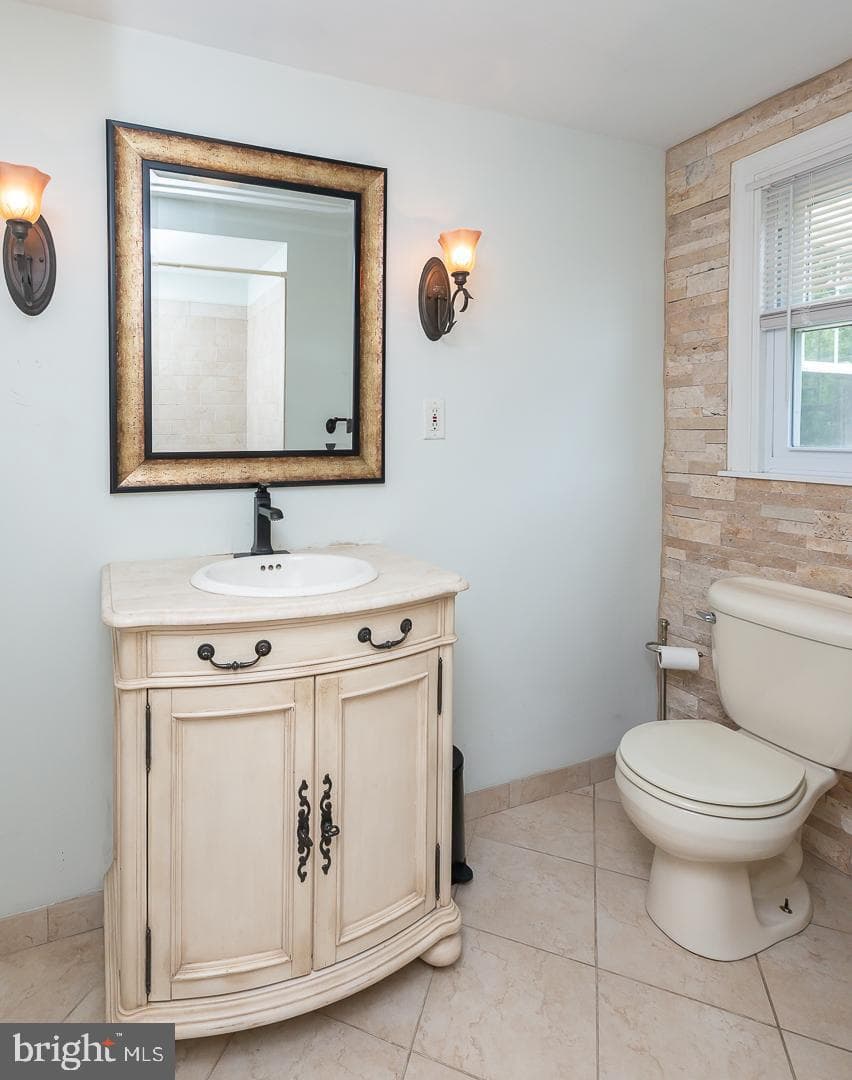 921 Coopertown Road photo 23