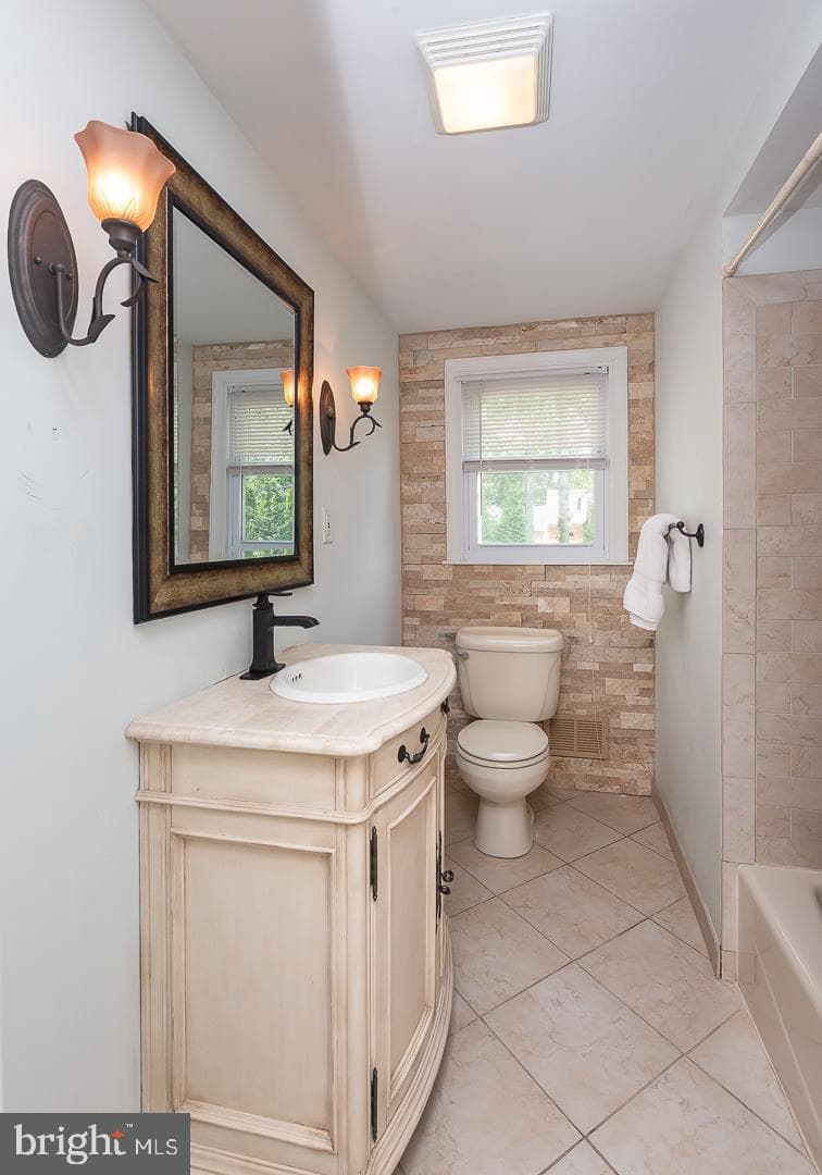 921 Coopertown Road photo 25