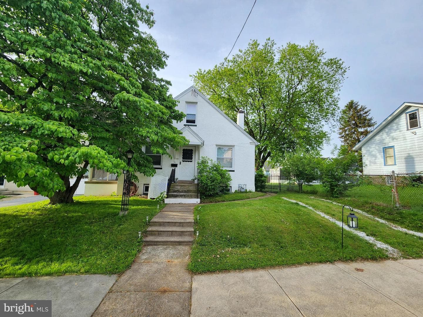 282 Davis Avenue photo 2