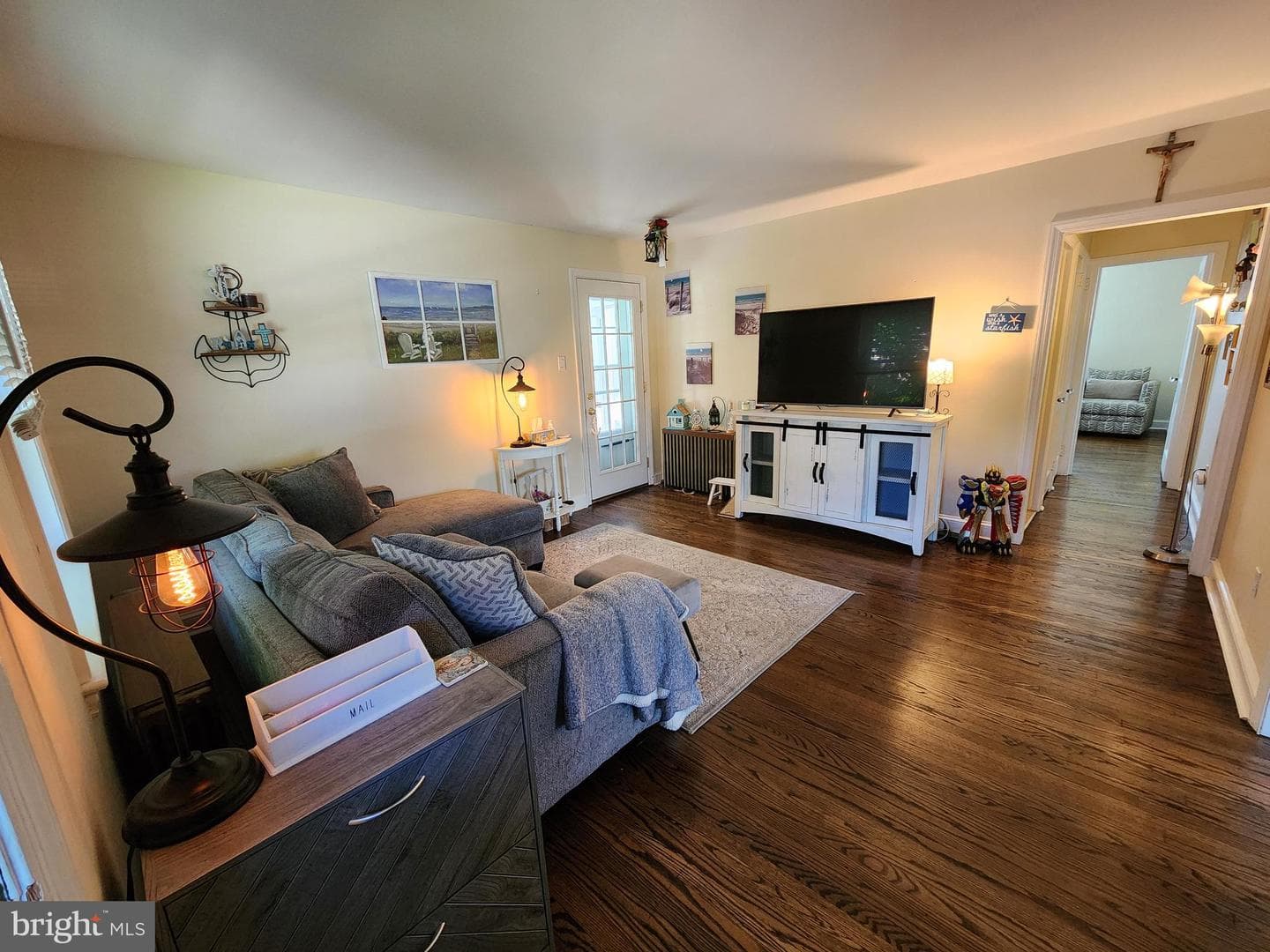 282 Davis Avenue photo 3